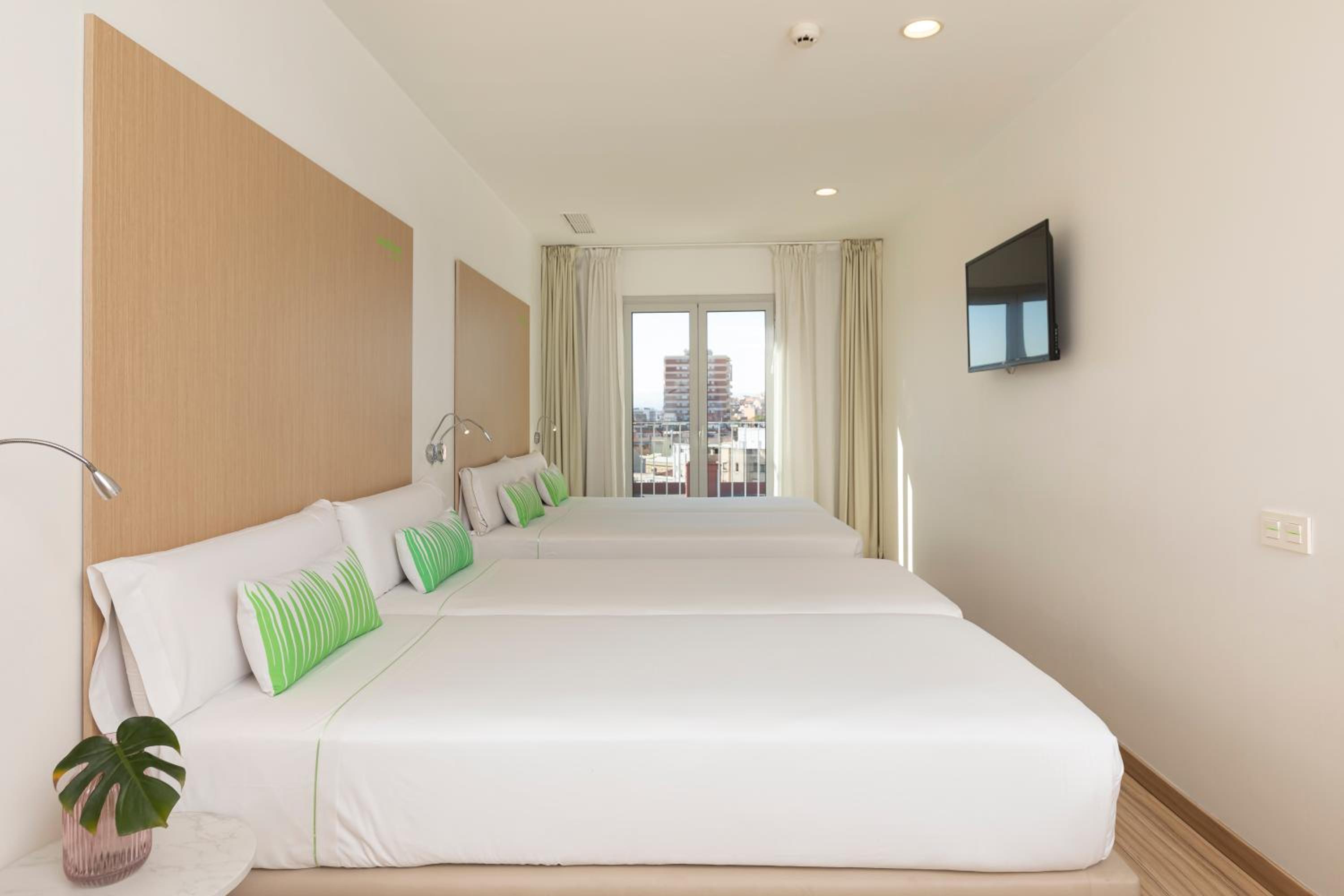 Deluxe Quadruple Room photo 1