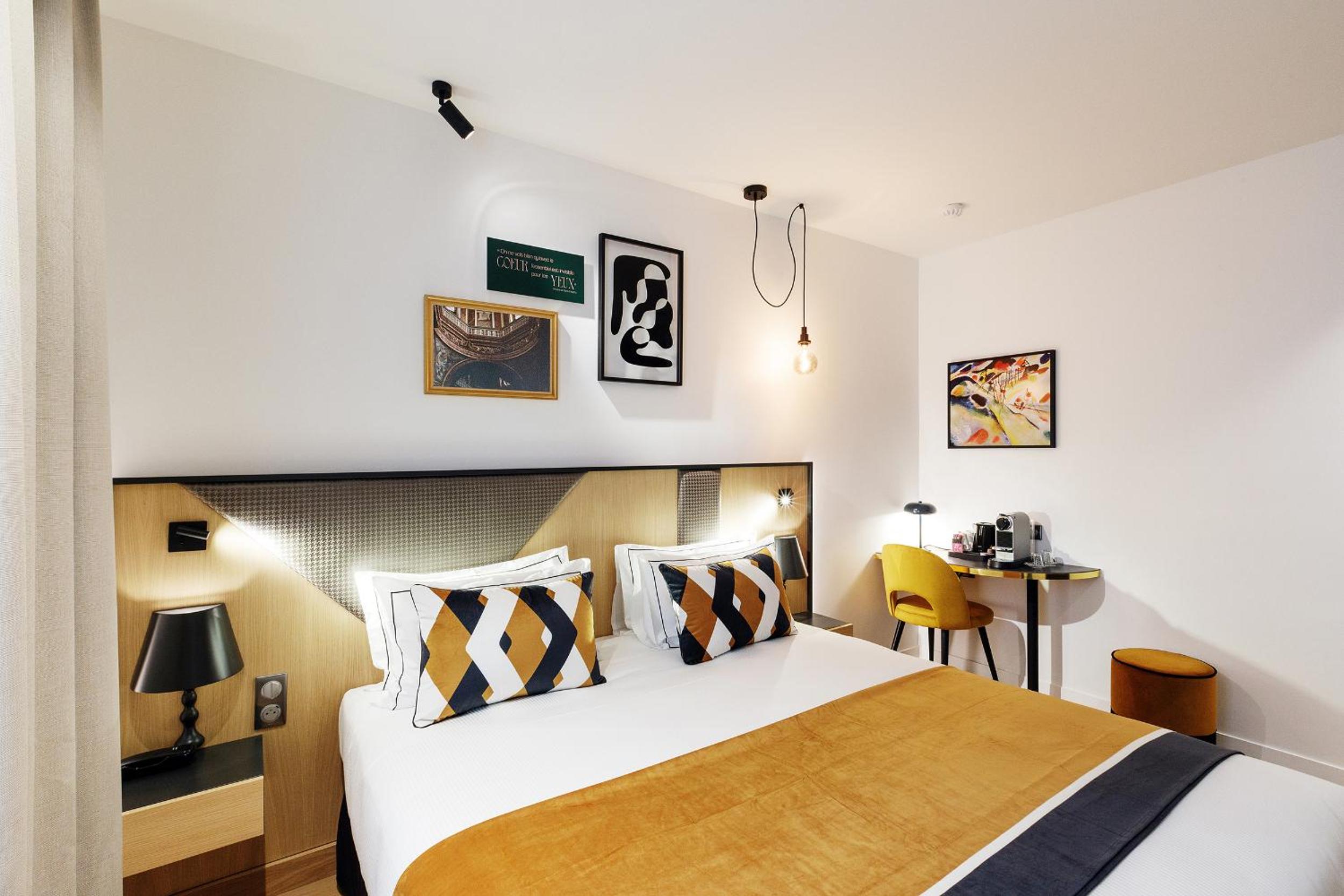 Deluxe Double Room with Pool Access