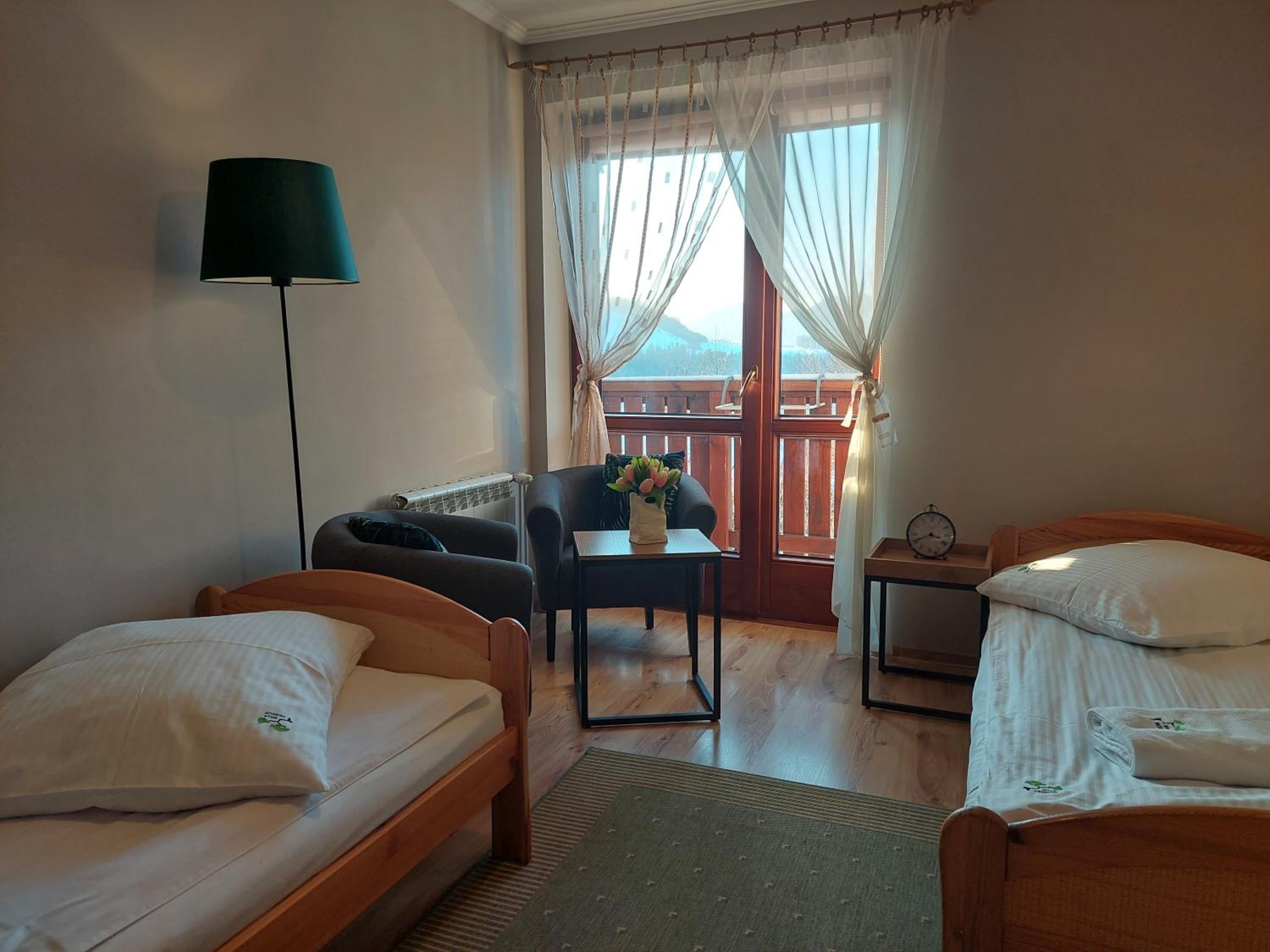 Twin Room with Private External Bathroom photo 1
