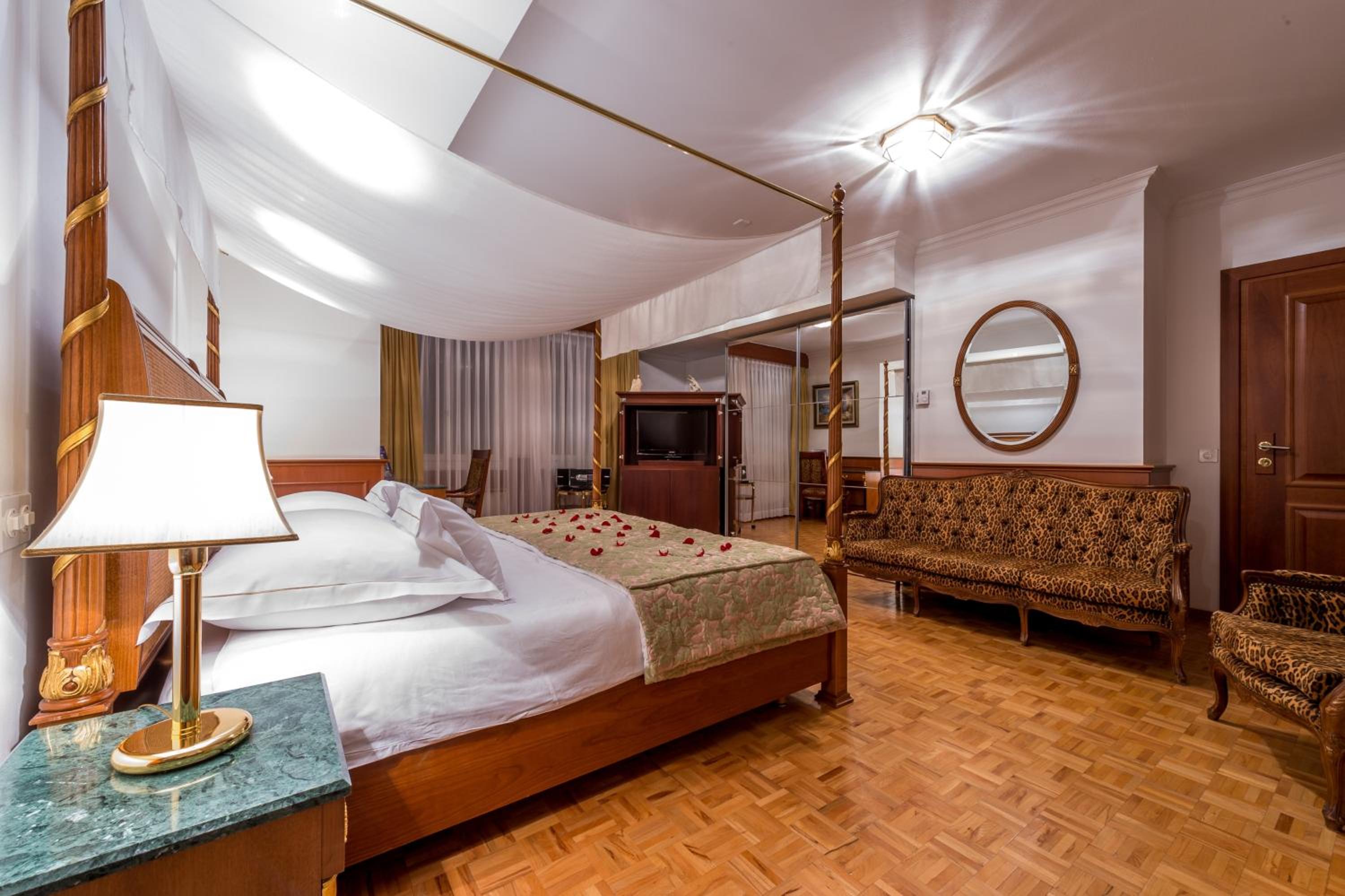 Presidential Suite photo 3