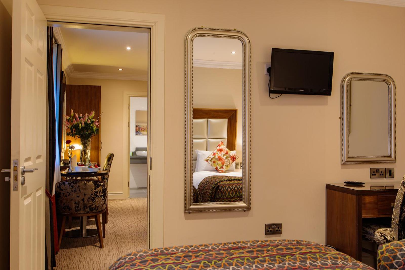 Quadruple Room - Photo 9