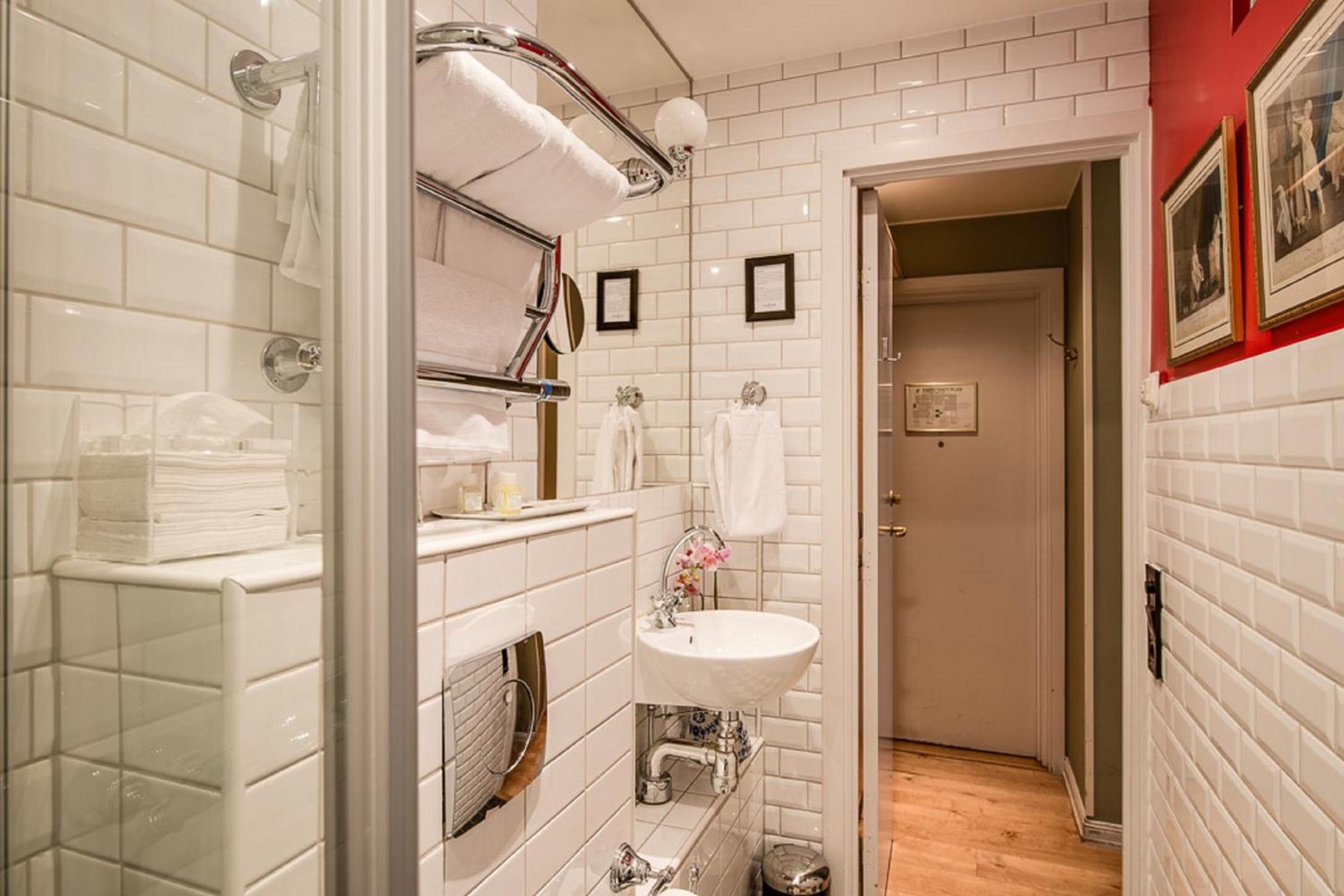 Double Room - Photo 14
