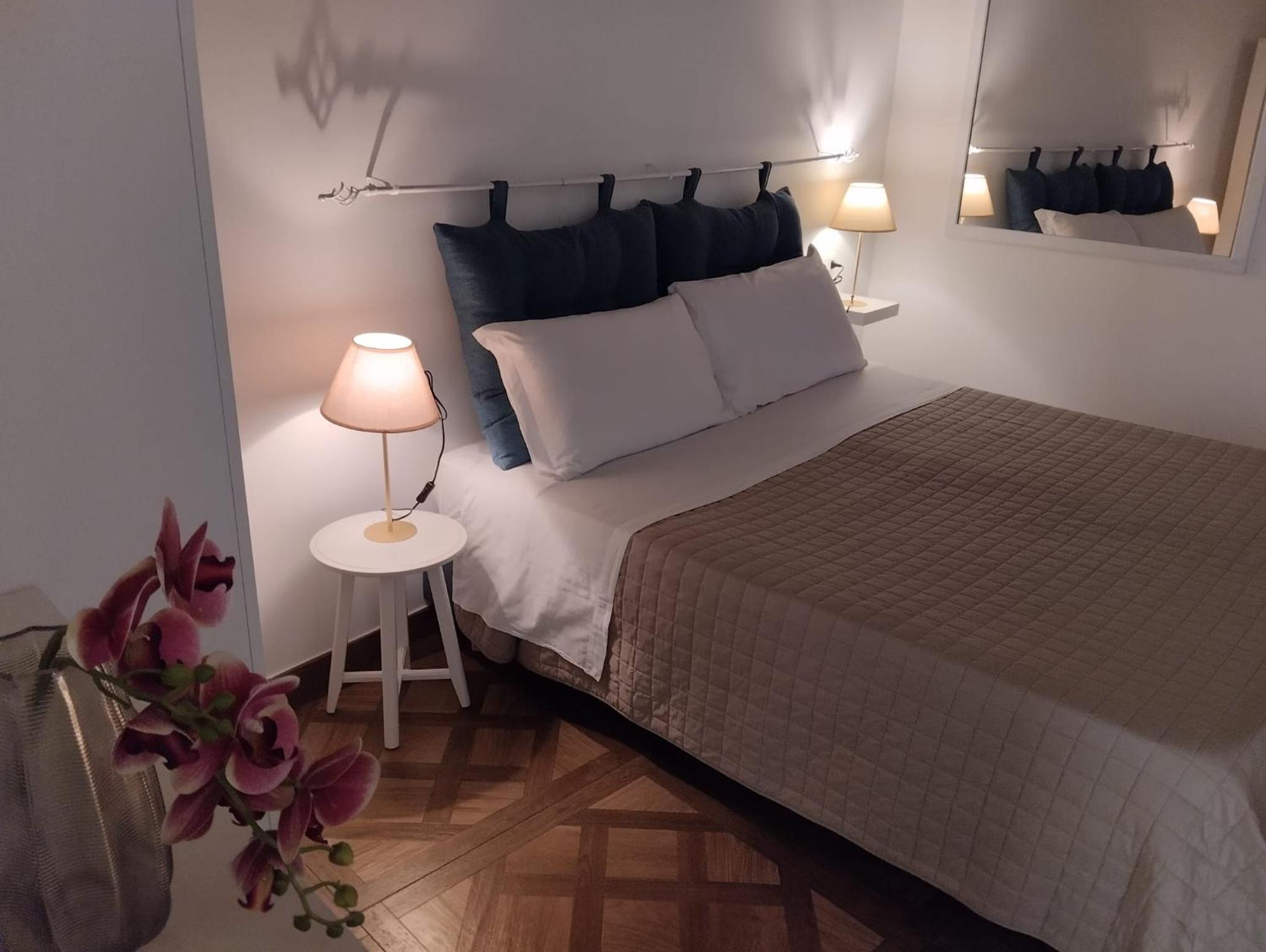 Double Room with Private Bathroom - Photo 4