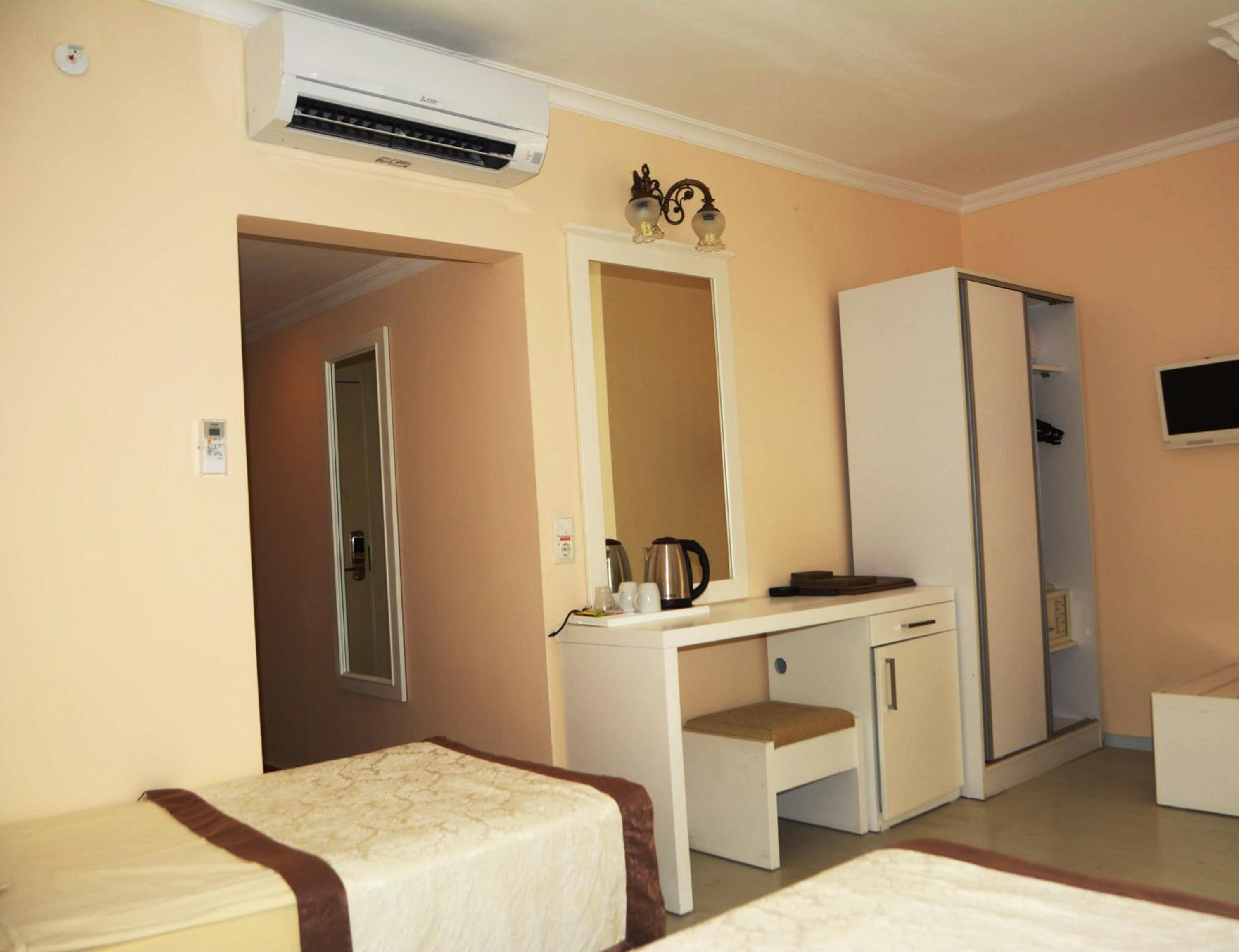 Economy Twin Room