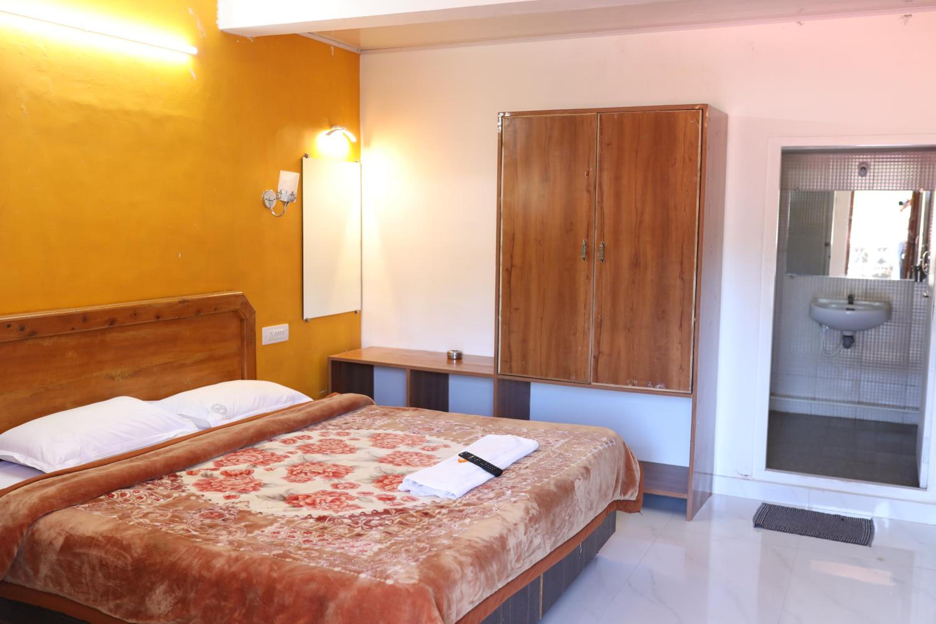 Deluxe Double Room - Photo 5