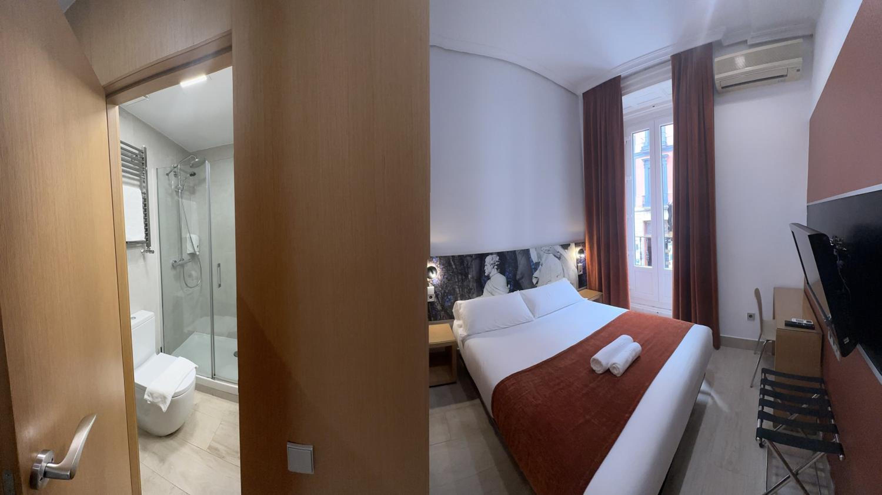 Double Room - Photo 9