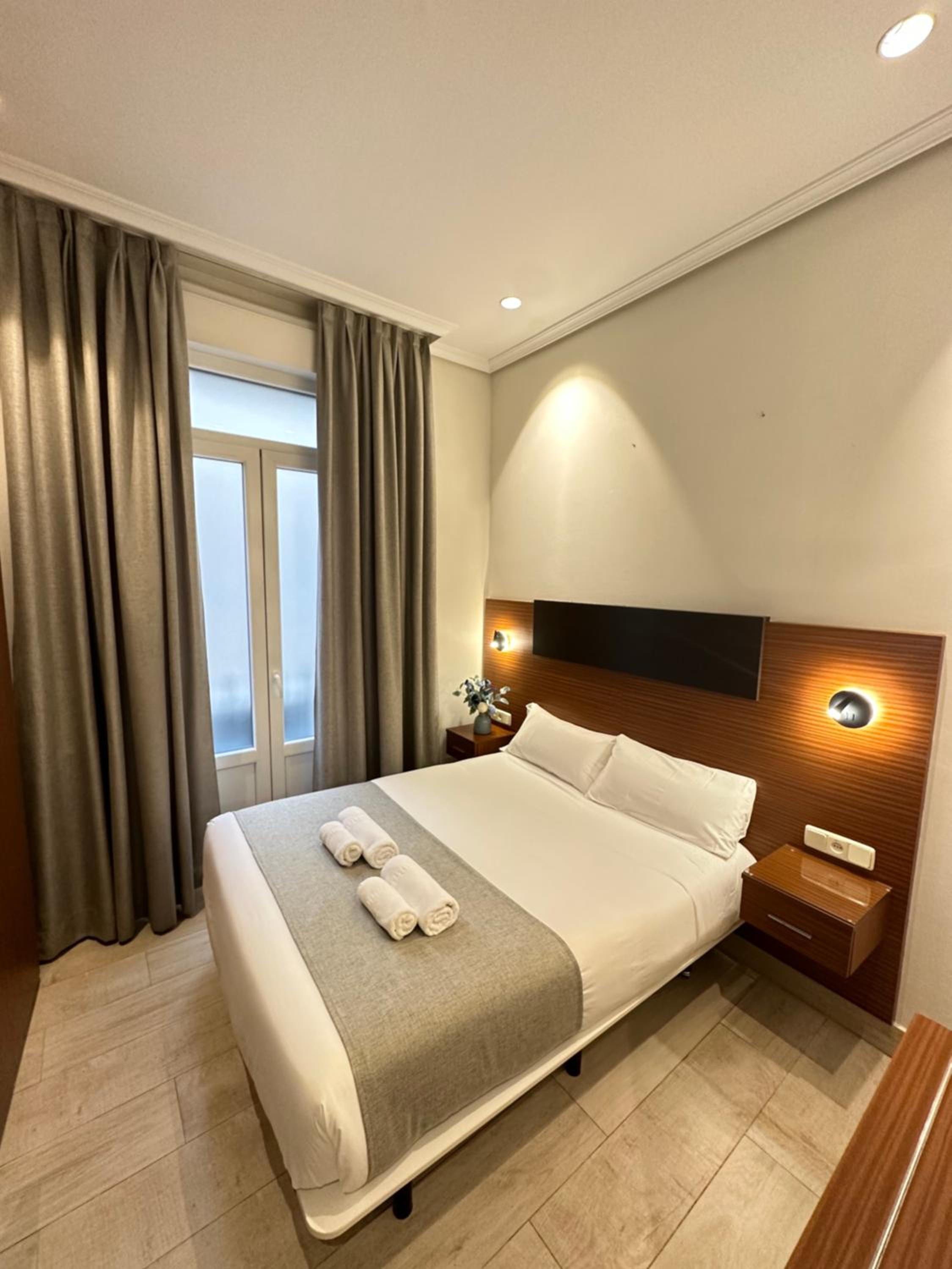 Double Room - Photo 7