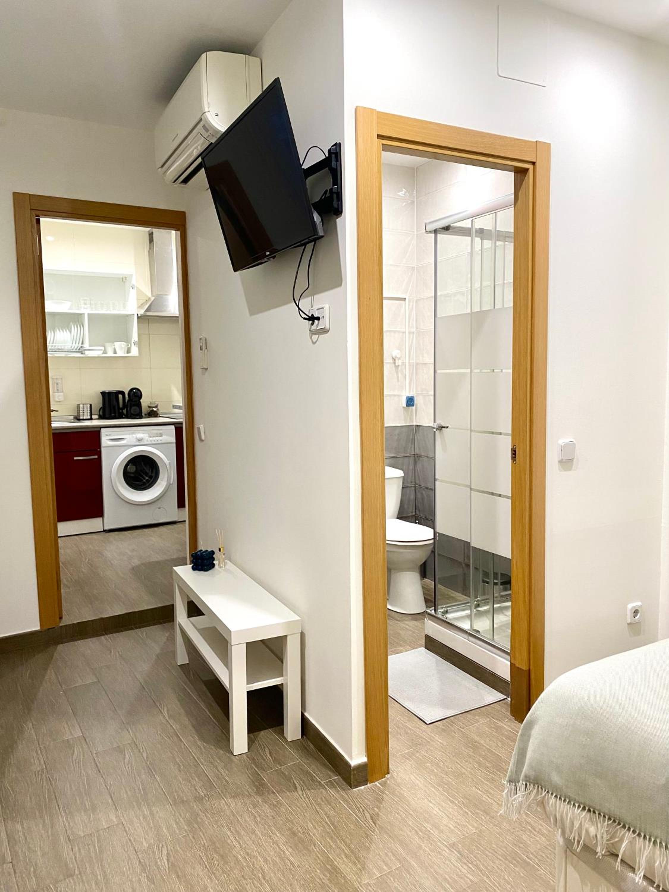 One-Bedroom Apartment photo 2