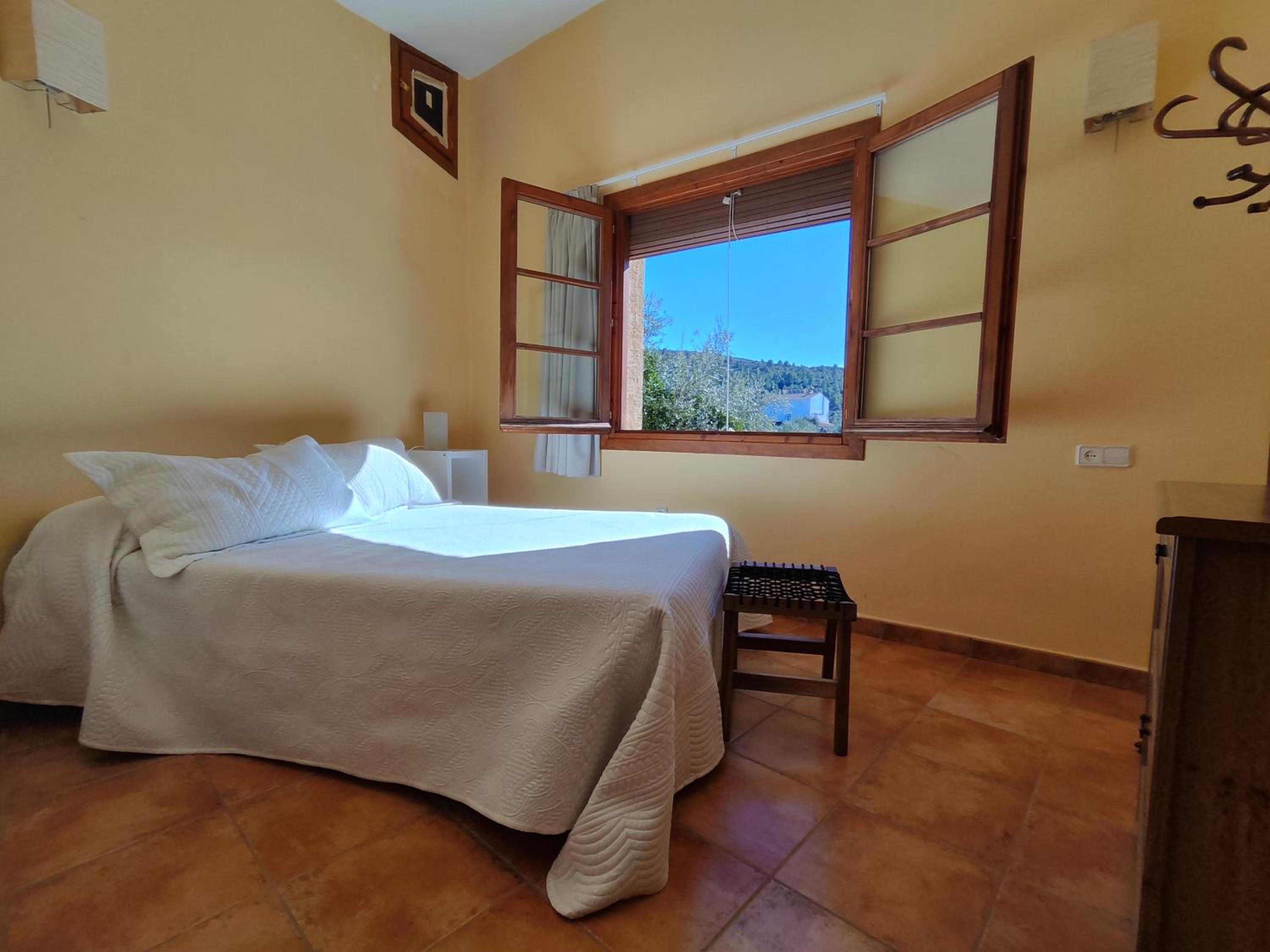 Apartamento de Dos Habitaciones con Patio