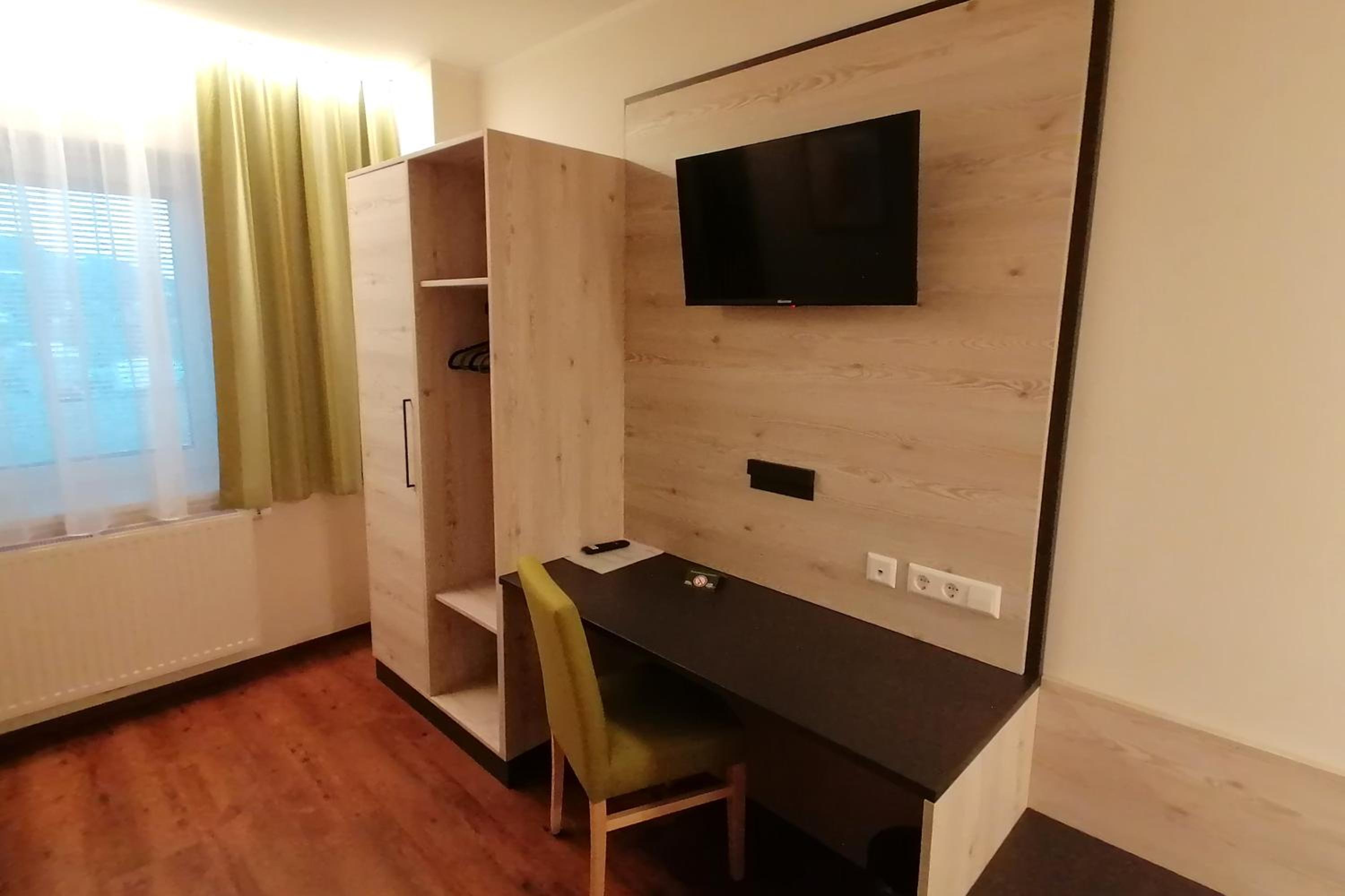Single Room photo 3
