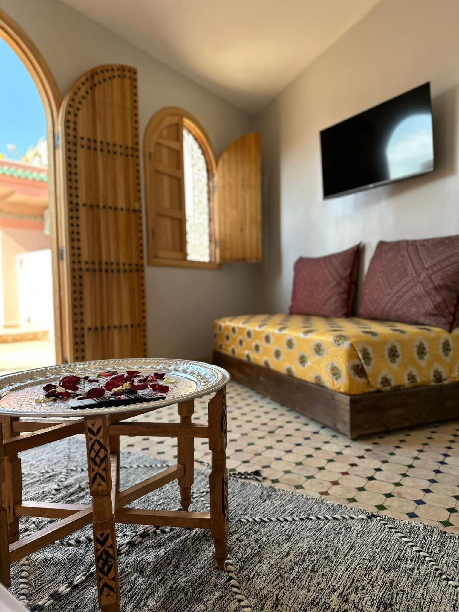 Junior Suite with Terrace - Photo 3
