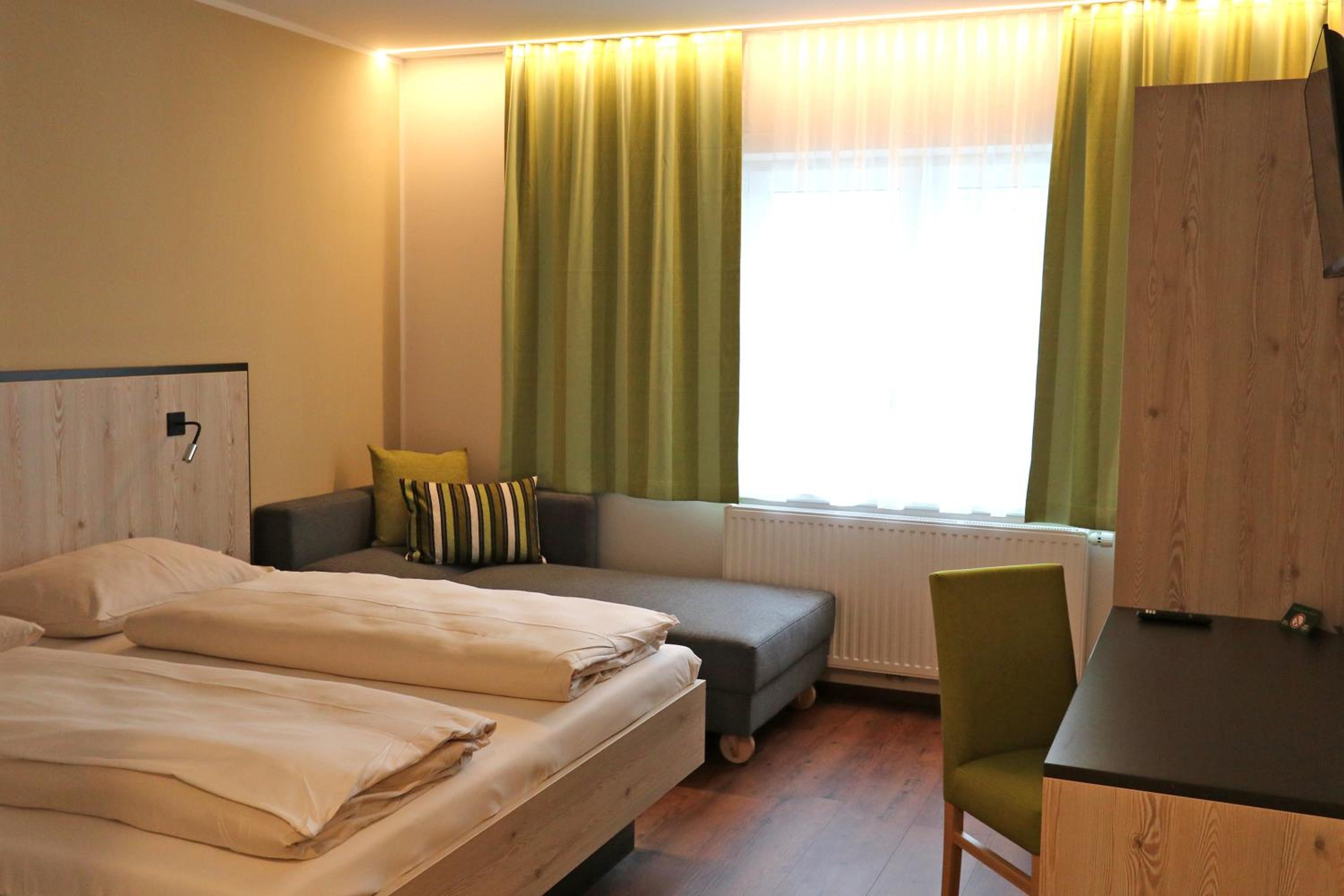 Double Room with Extra Bed photo 3