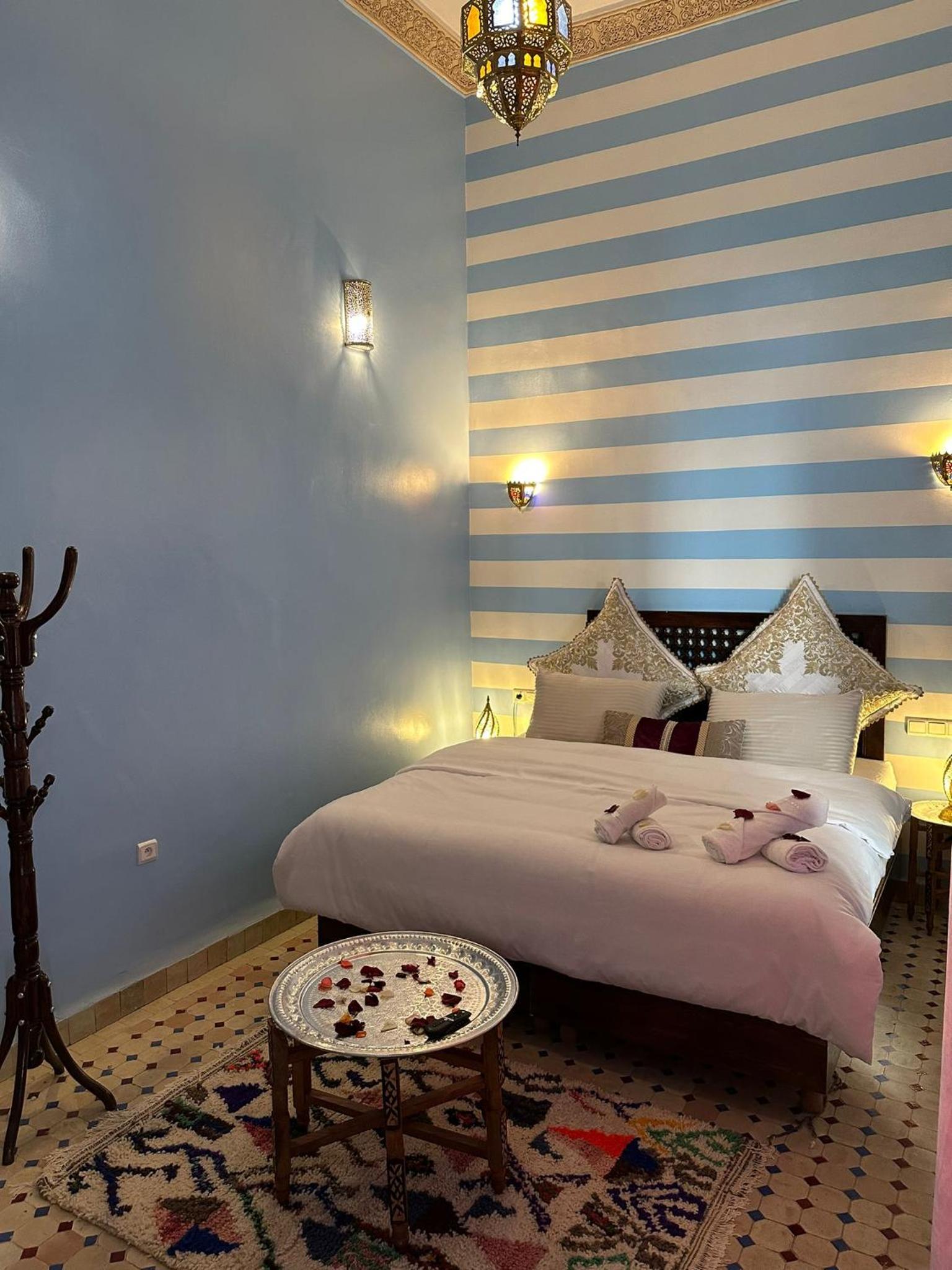 Deluxe Double Room - Photo 14
