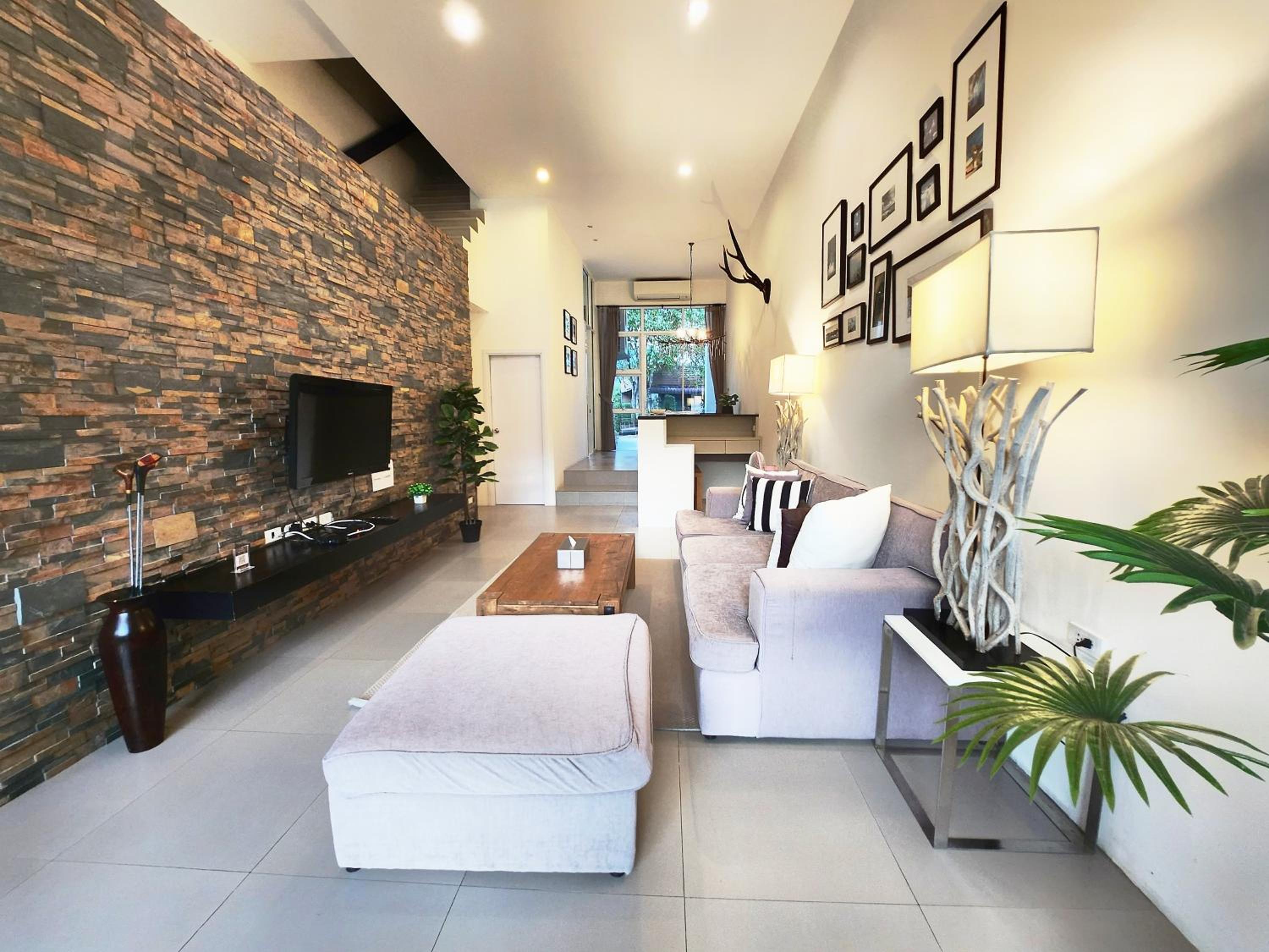 Two-Bedroom House - Photo 22