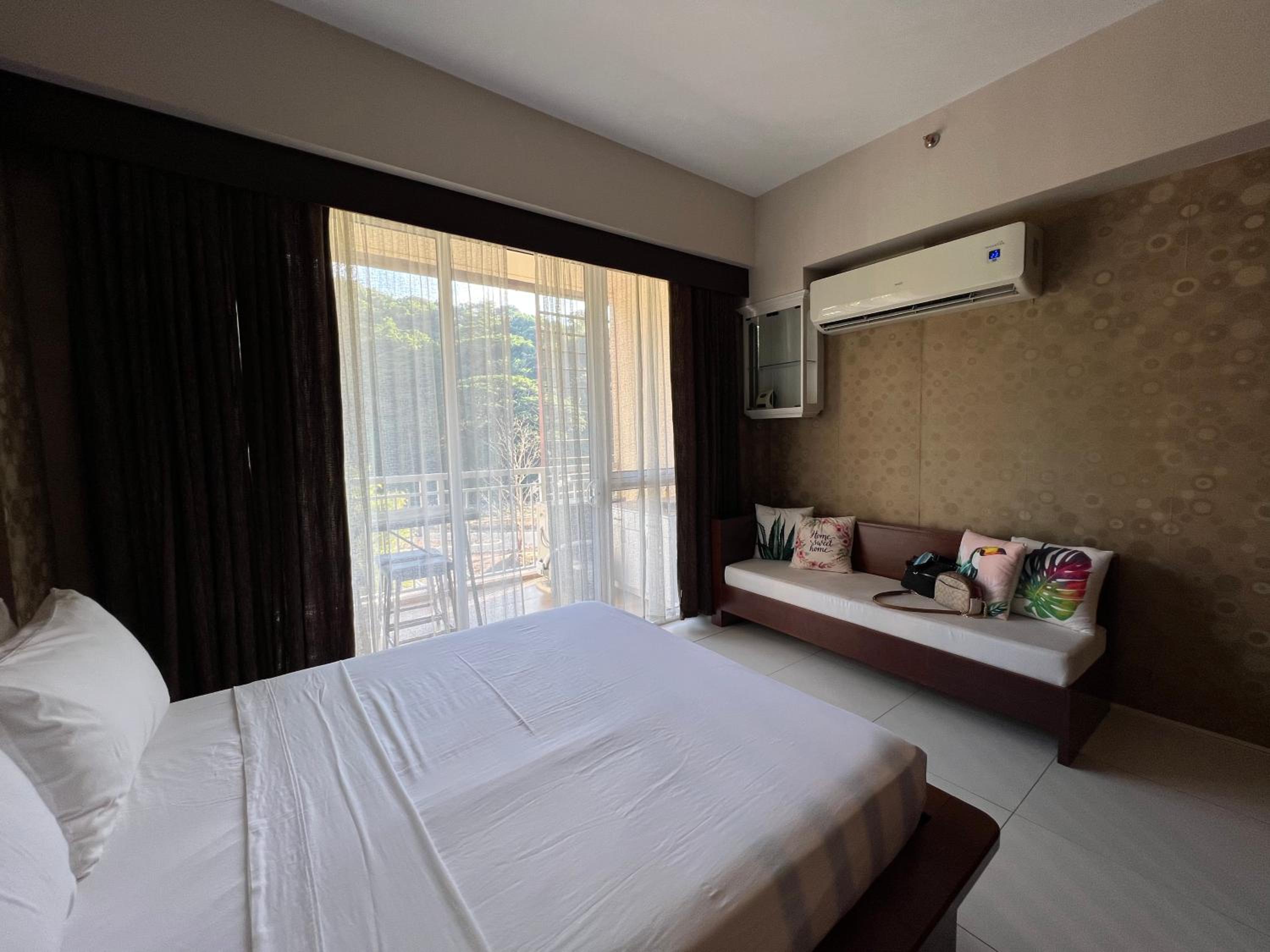 One-Bedroom Apartment - Photo 14