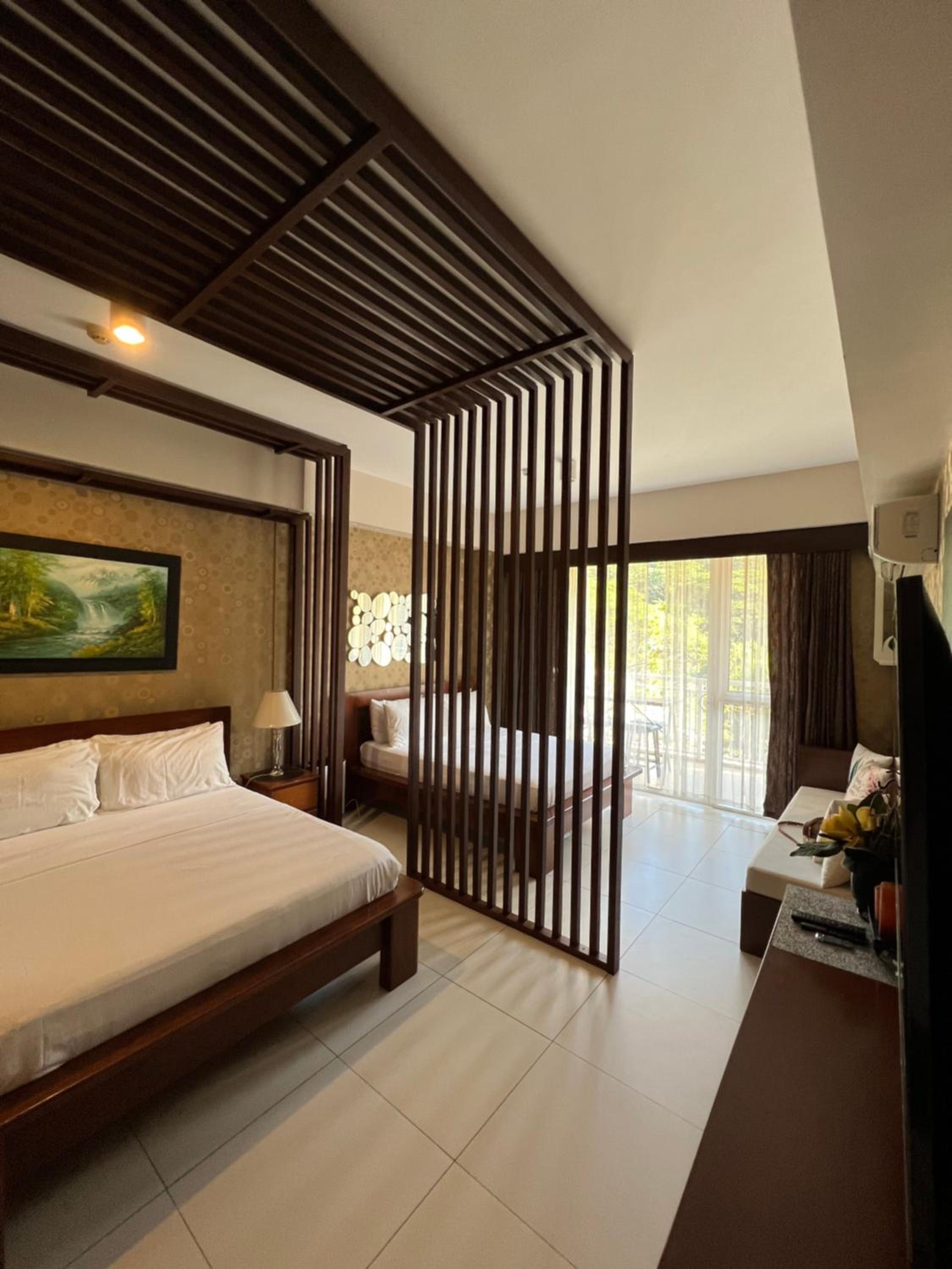 One-Bedroom Apartment - Photo 1