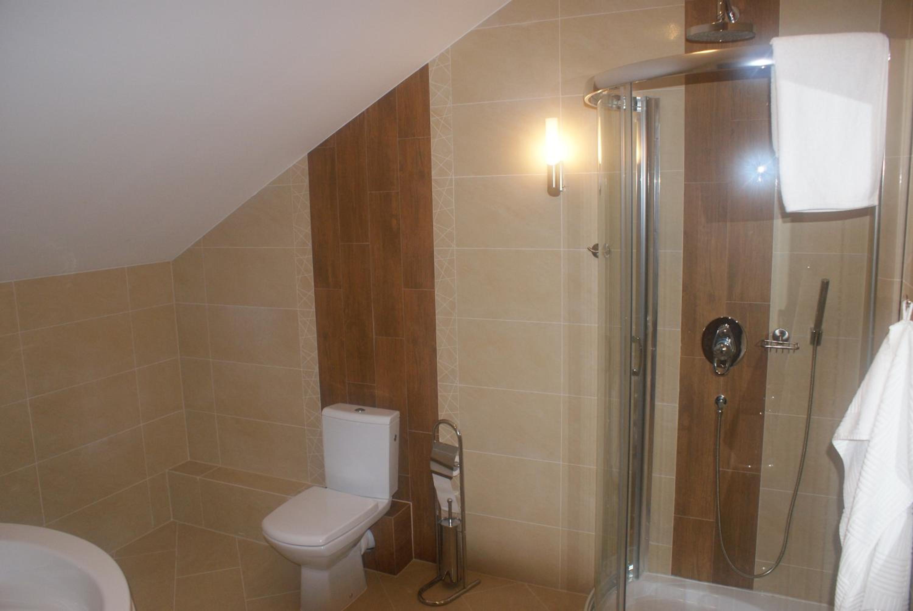 Large Double Room - Photo 11