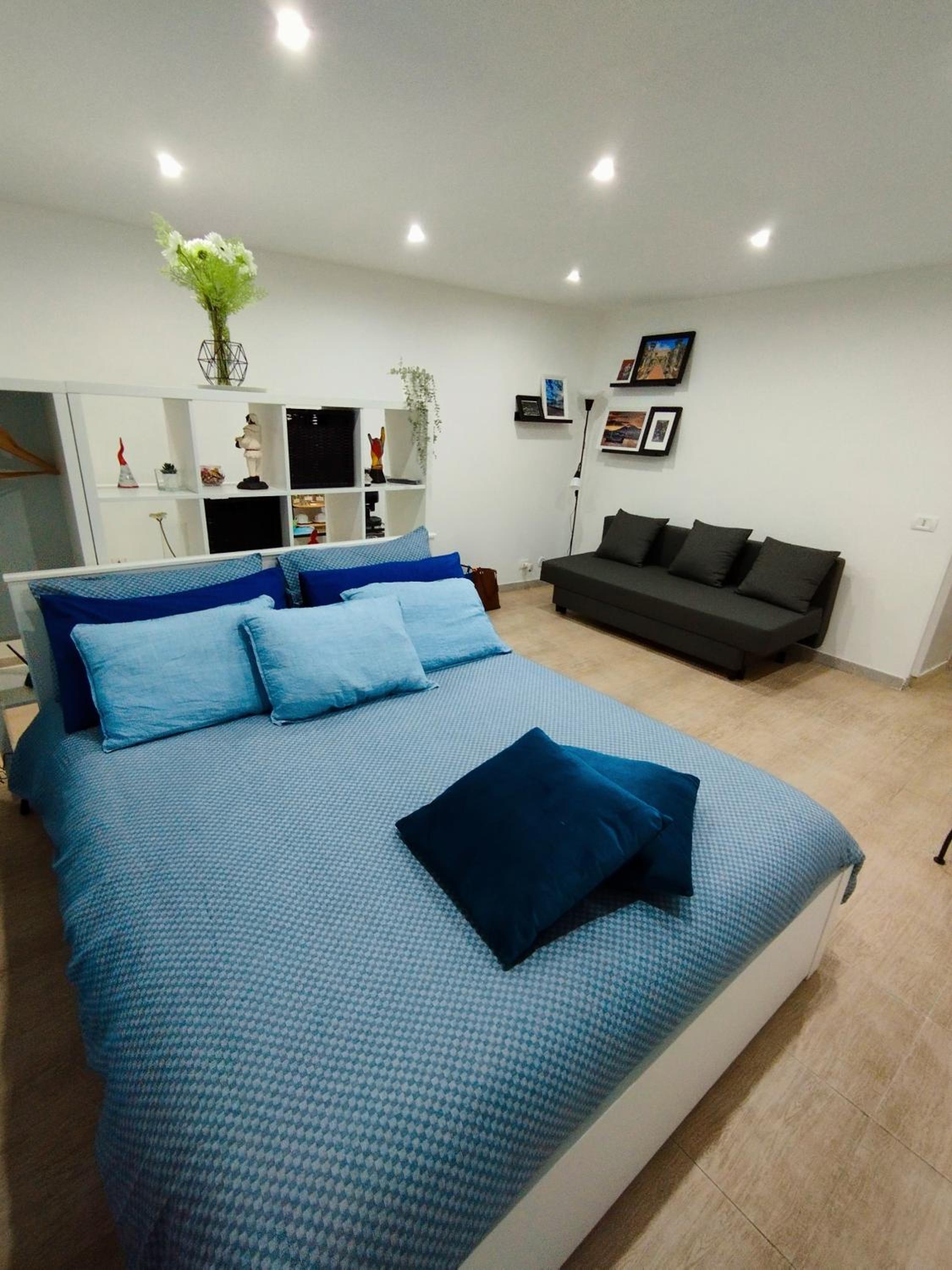 Deluxe Studio