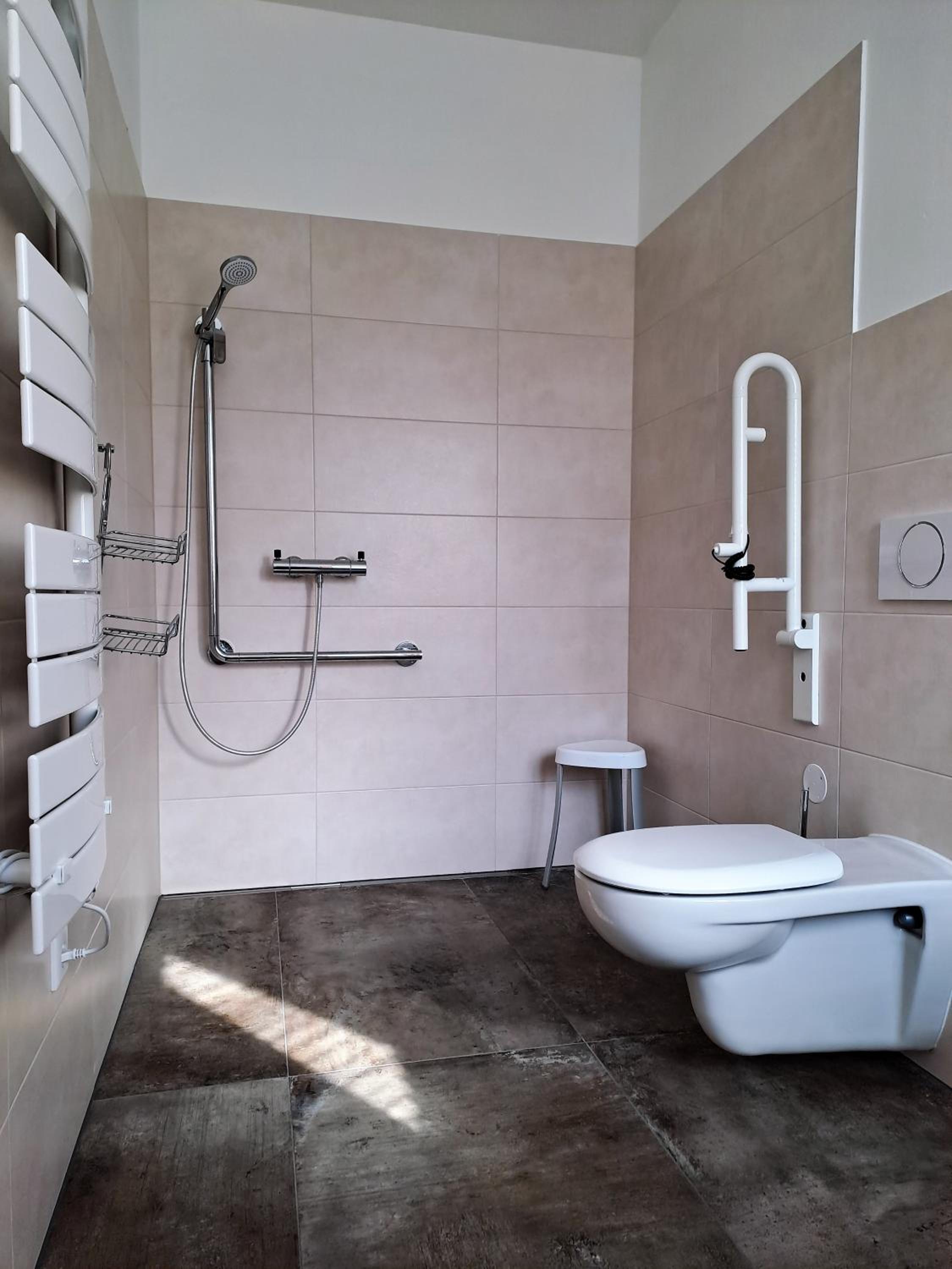 Double or Twin Room - Disability Access photo 3