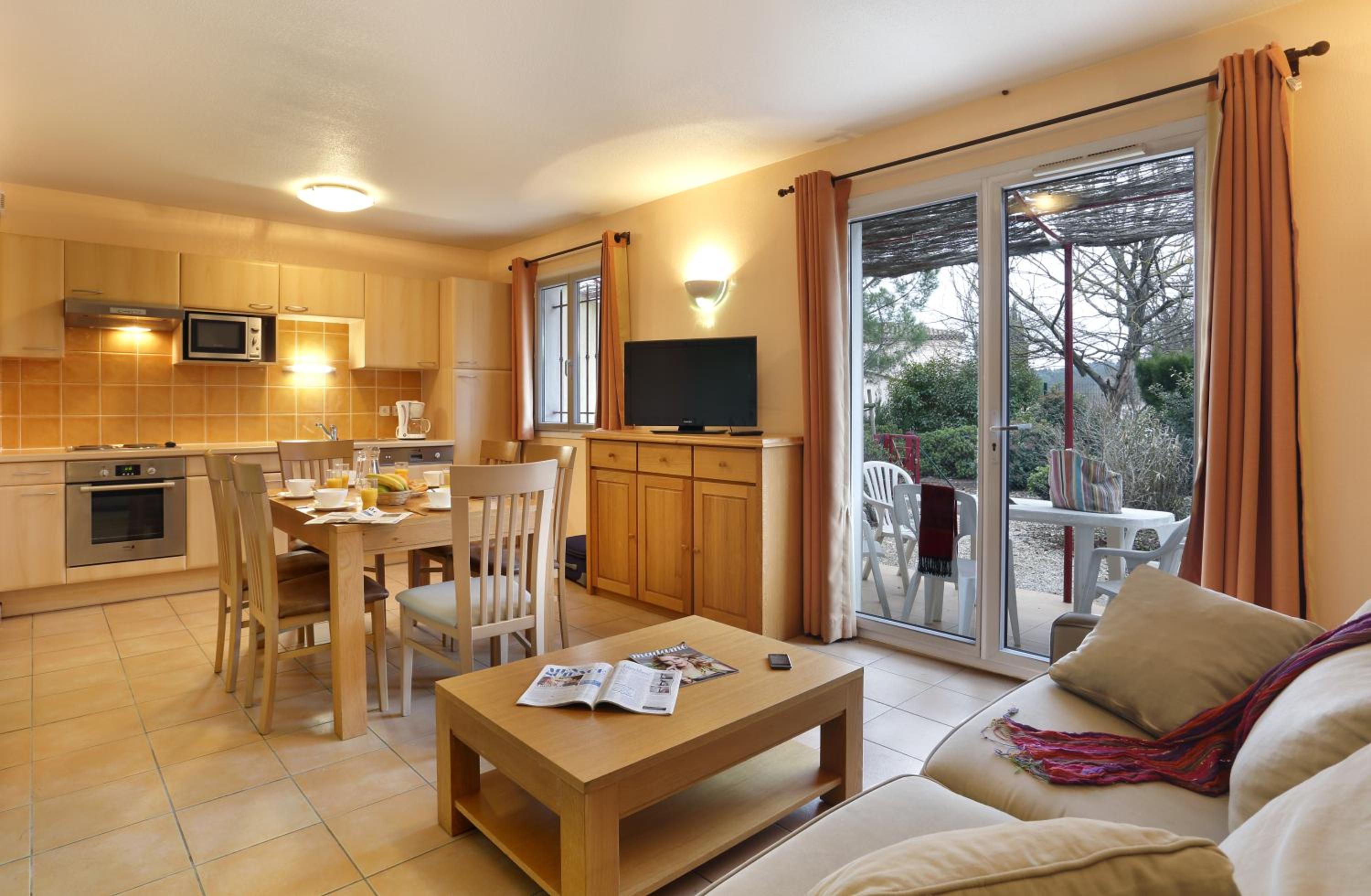 Two-Bedroom House photo 2
