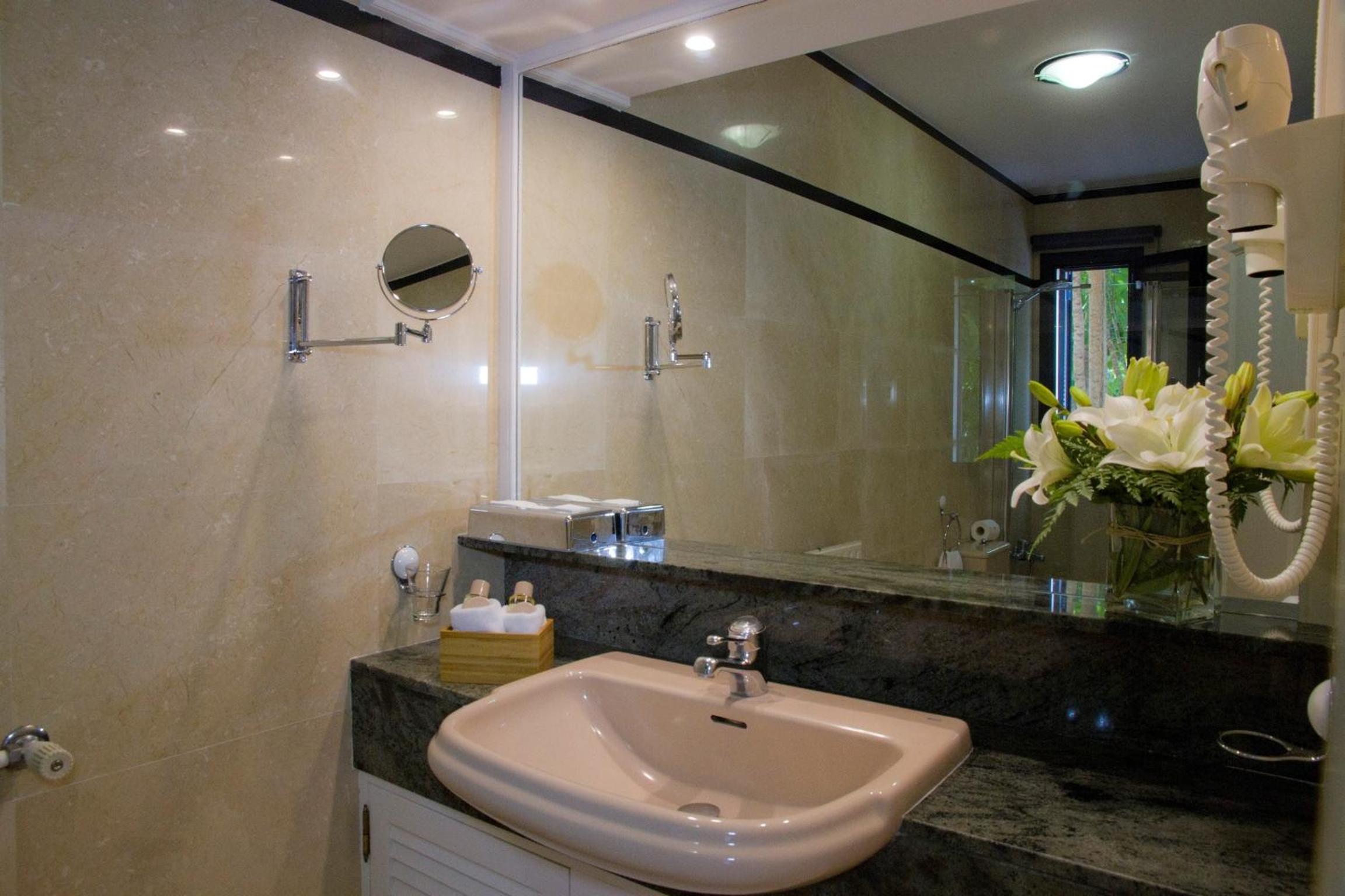 Double or Twin Room with Terrace