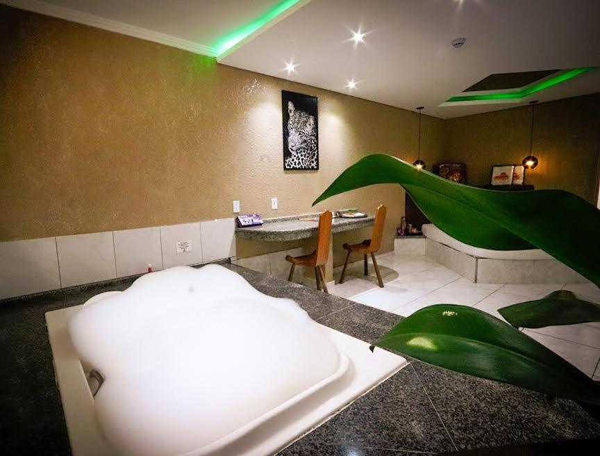 Suite with Spa Bath photo 3