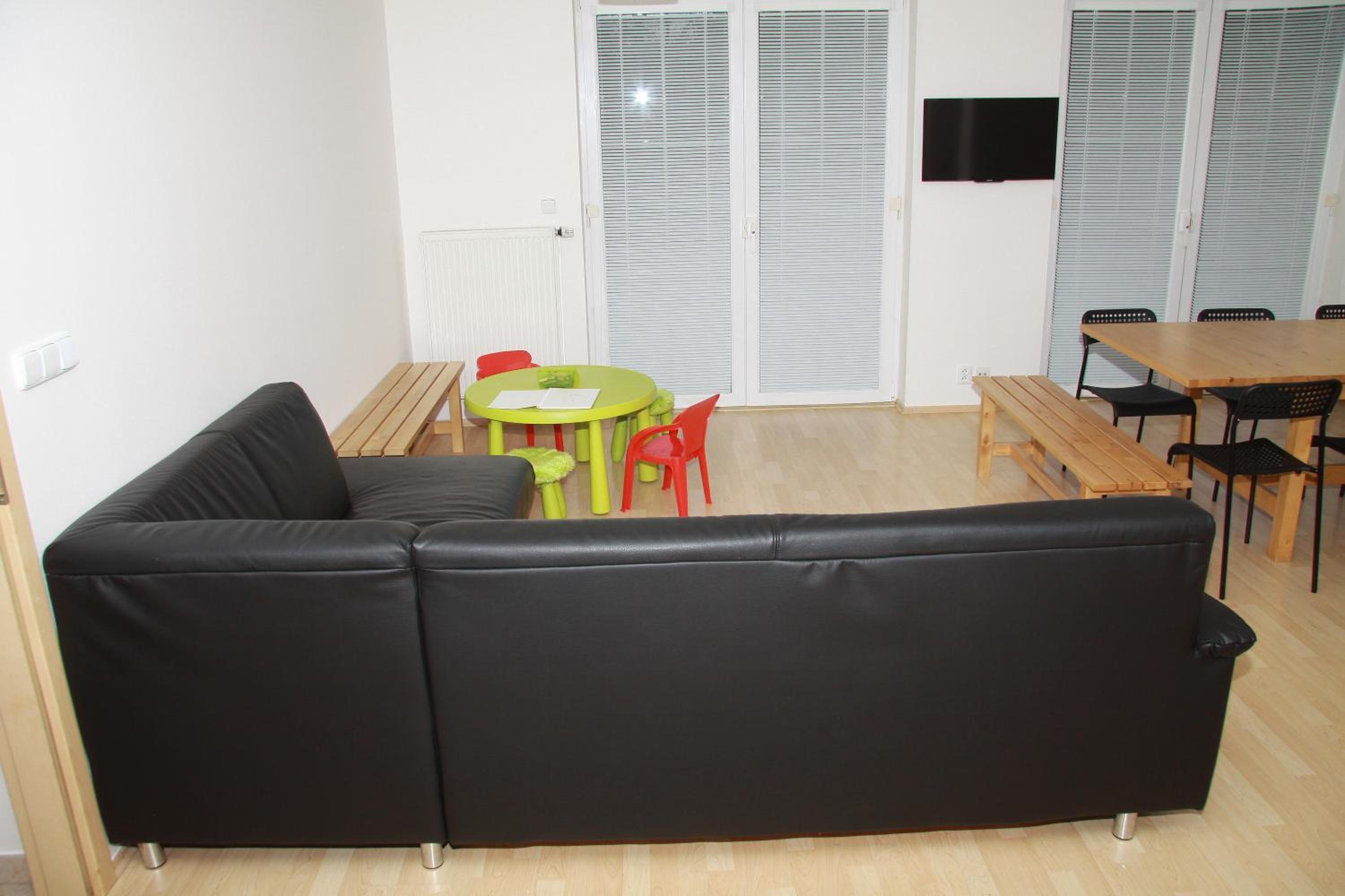 Five-Bedroom House photo 1