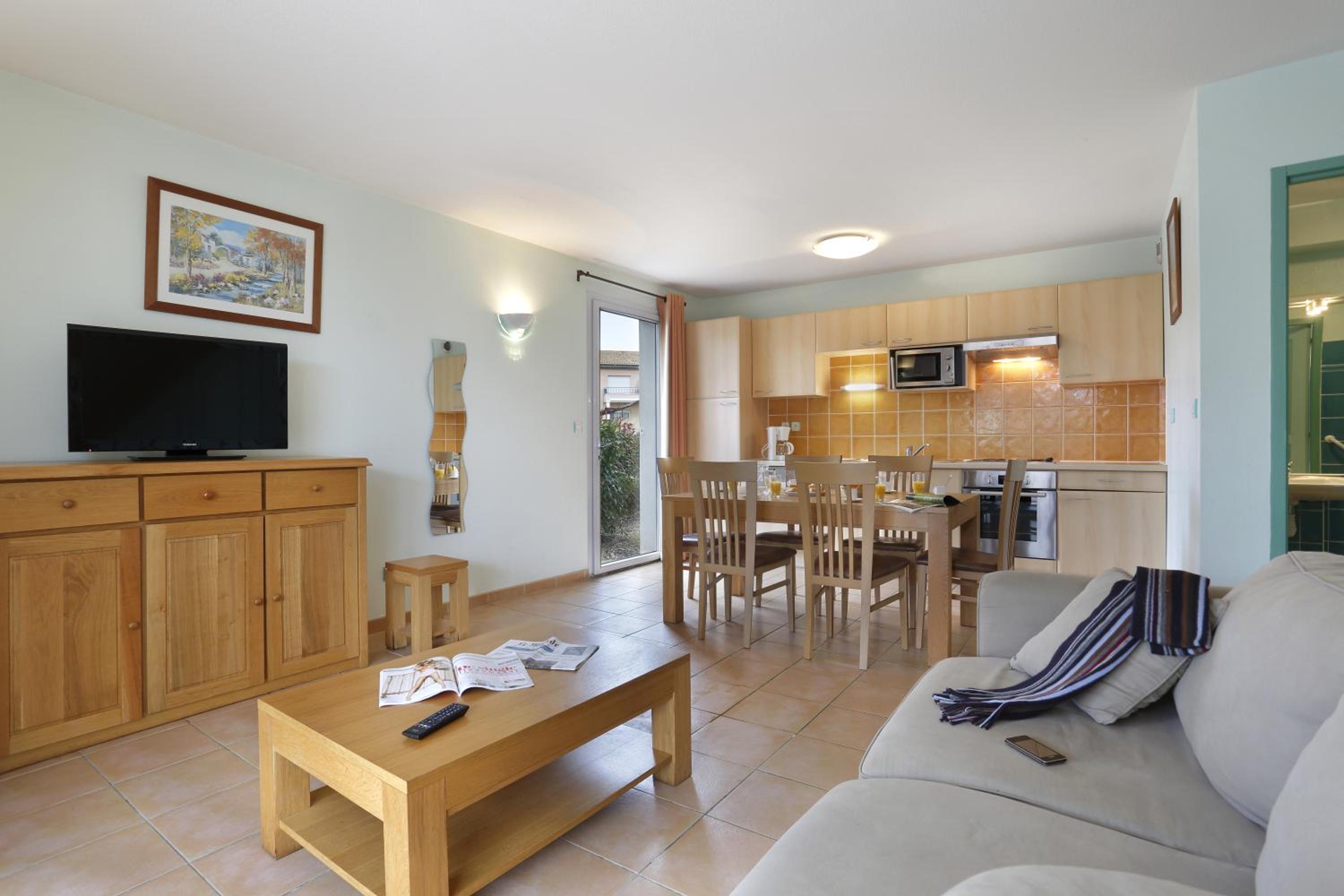Three-Bedroom House photo 2