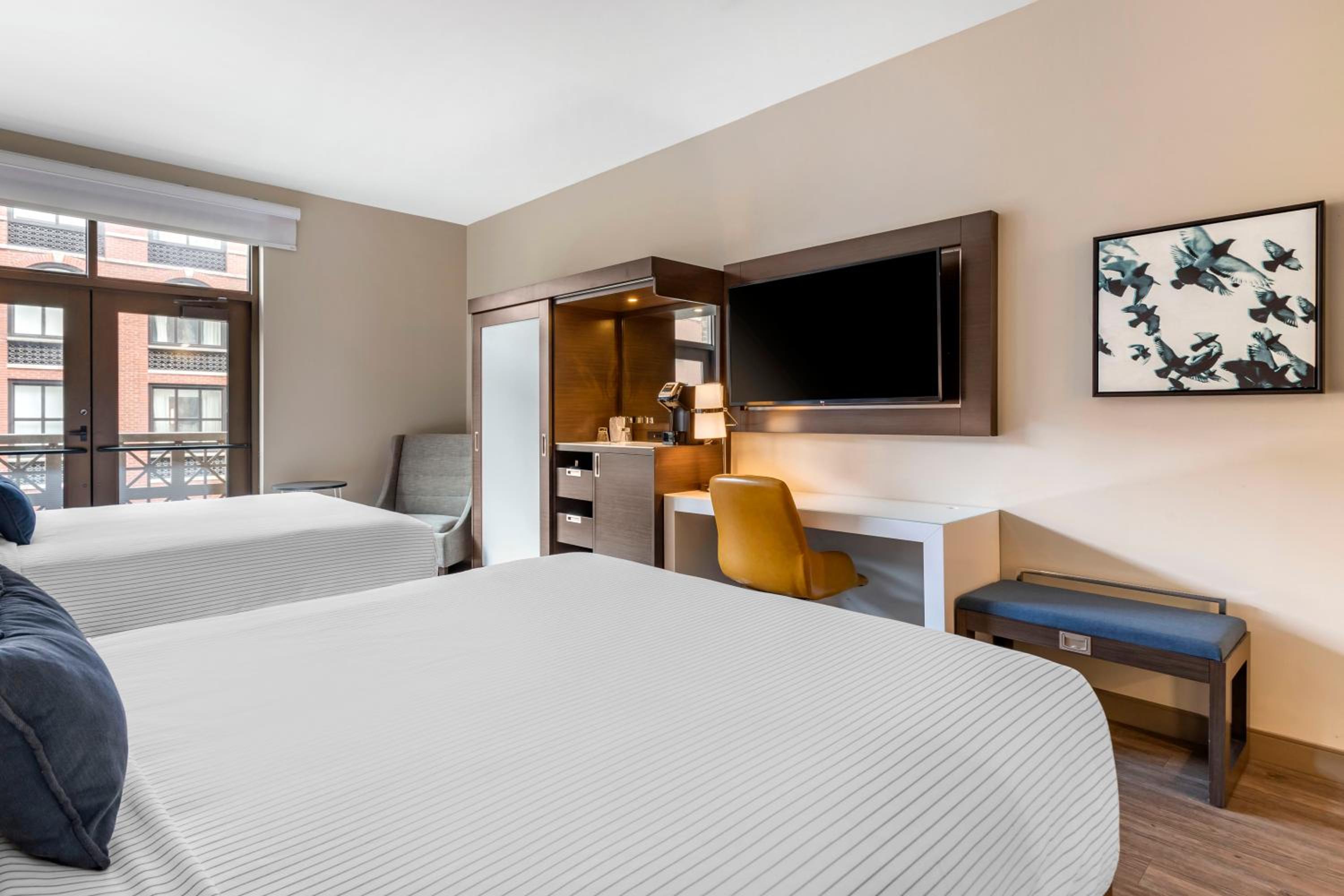 Quadruple Room with Two Queen Beds - Disability Access/Non Smoking photo 1