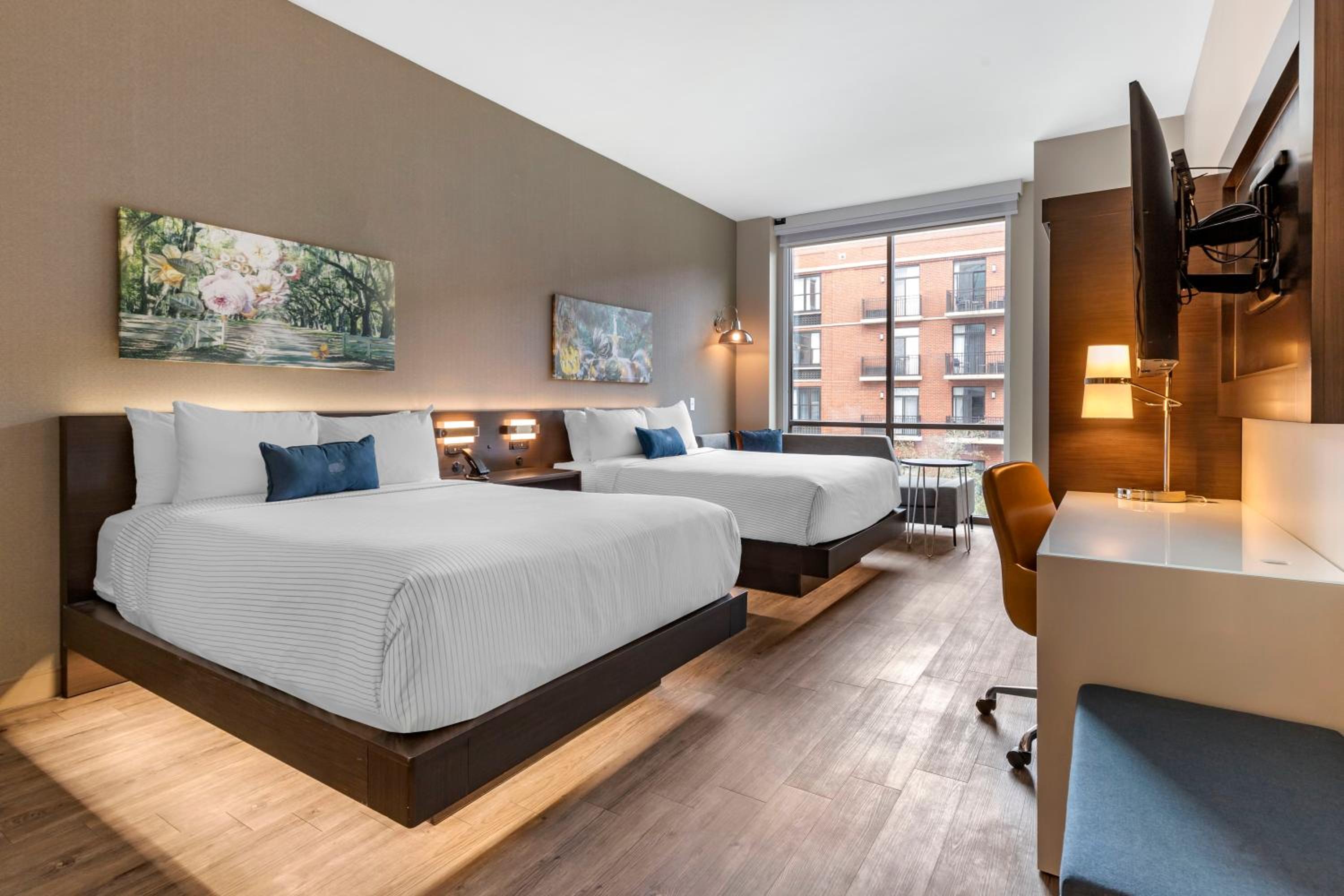 Quadruple Room with Two Queen Beds - Non Smoking photo 3