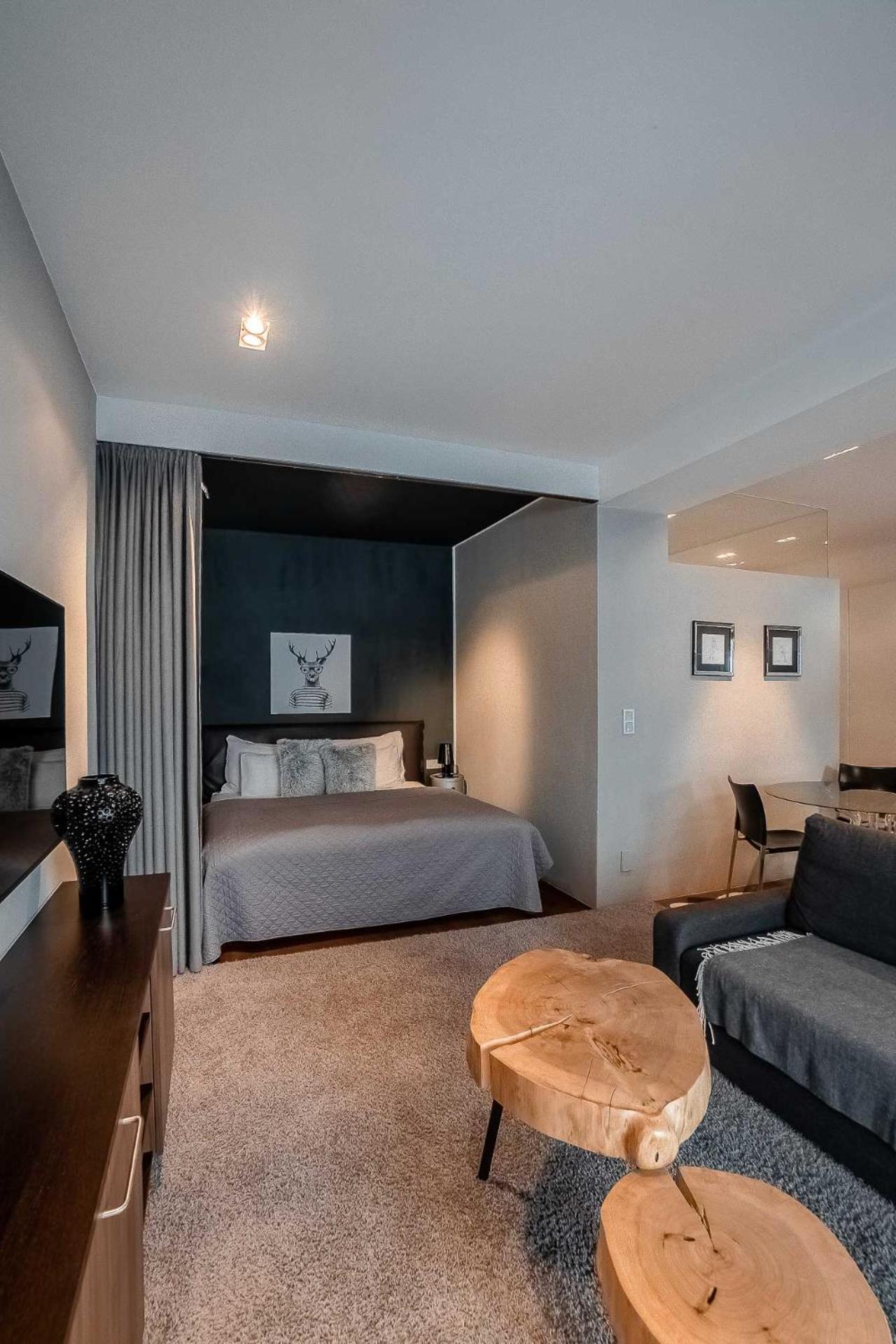 One-Bedroom Apartment photo 1