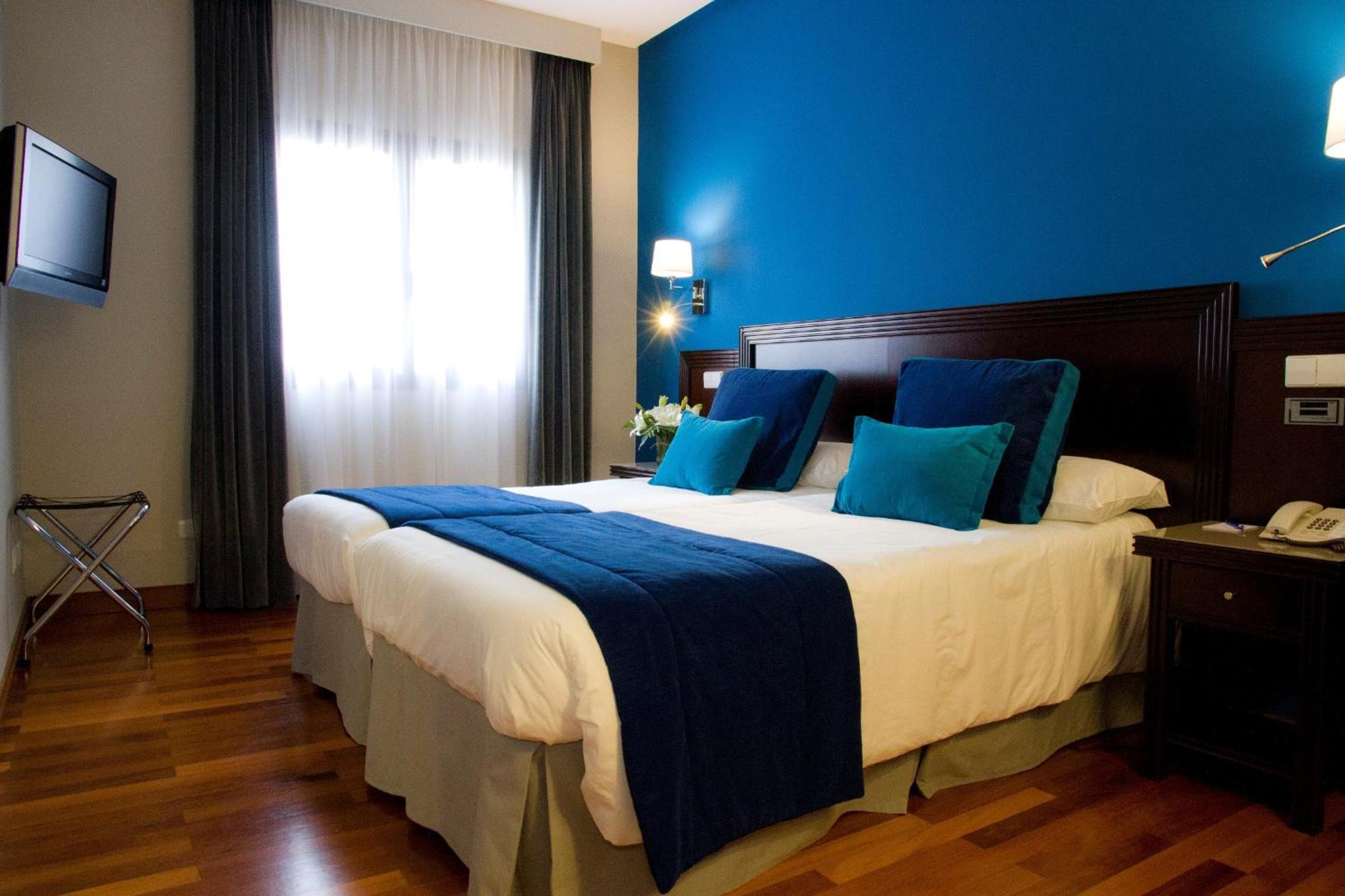 Double or Twin Room photo 3
