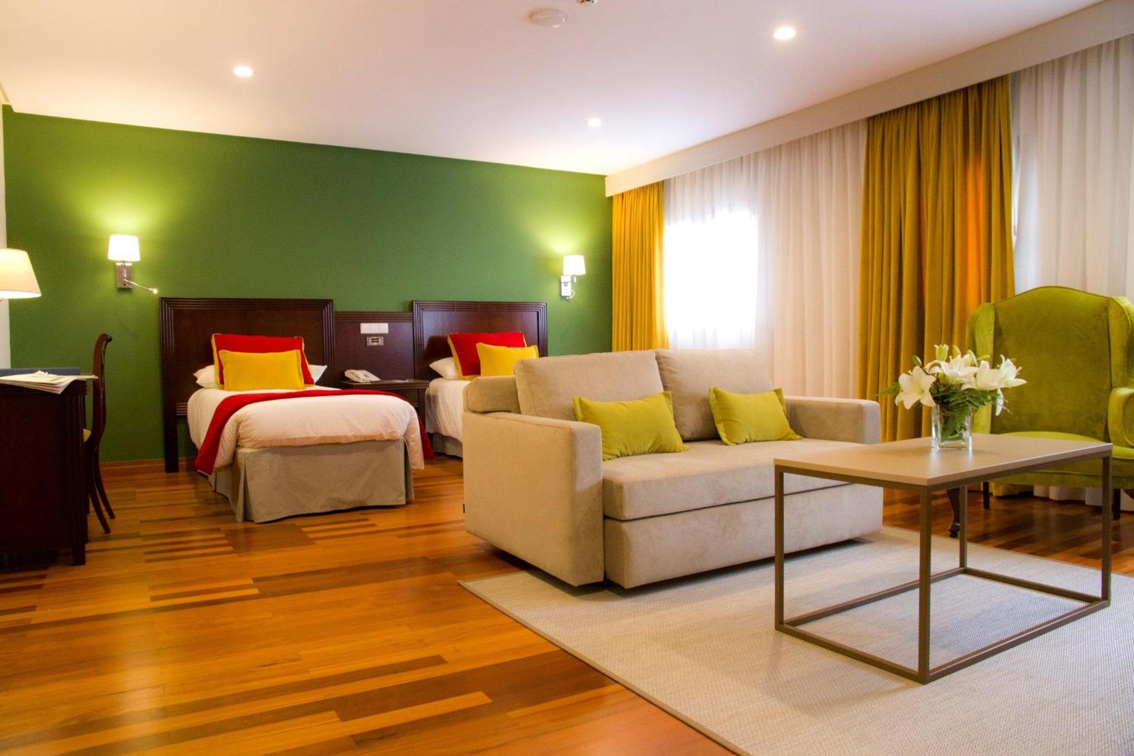 Premium Double or Twin Room photo 3