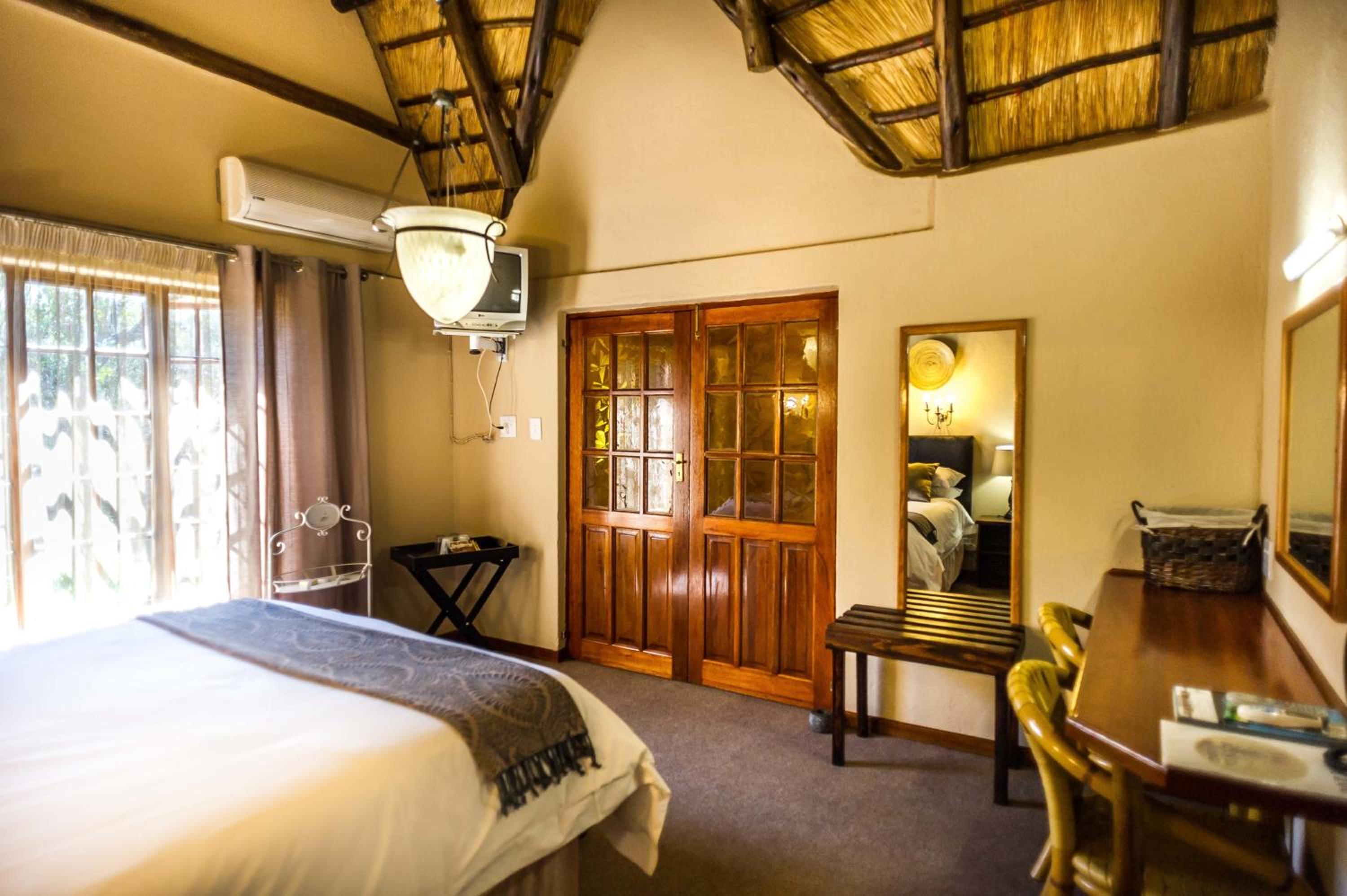 Business Room - Thatch Roof photo 1
