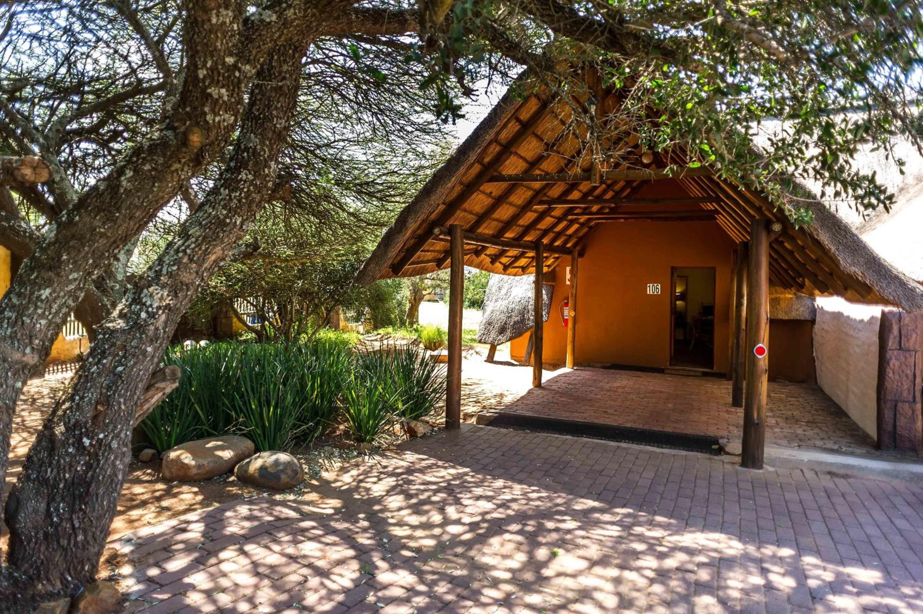 Business Room - Thatch Roof photo 3