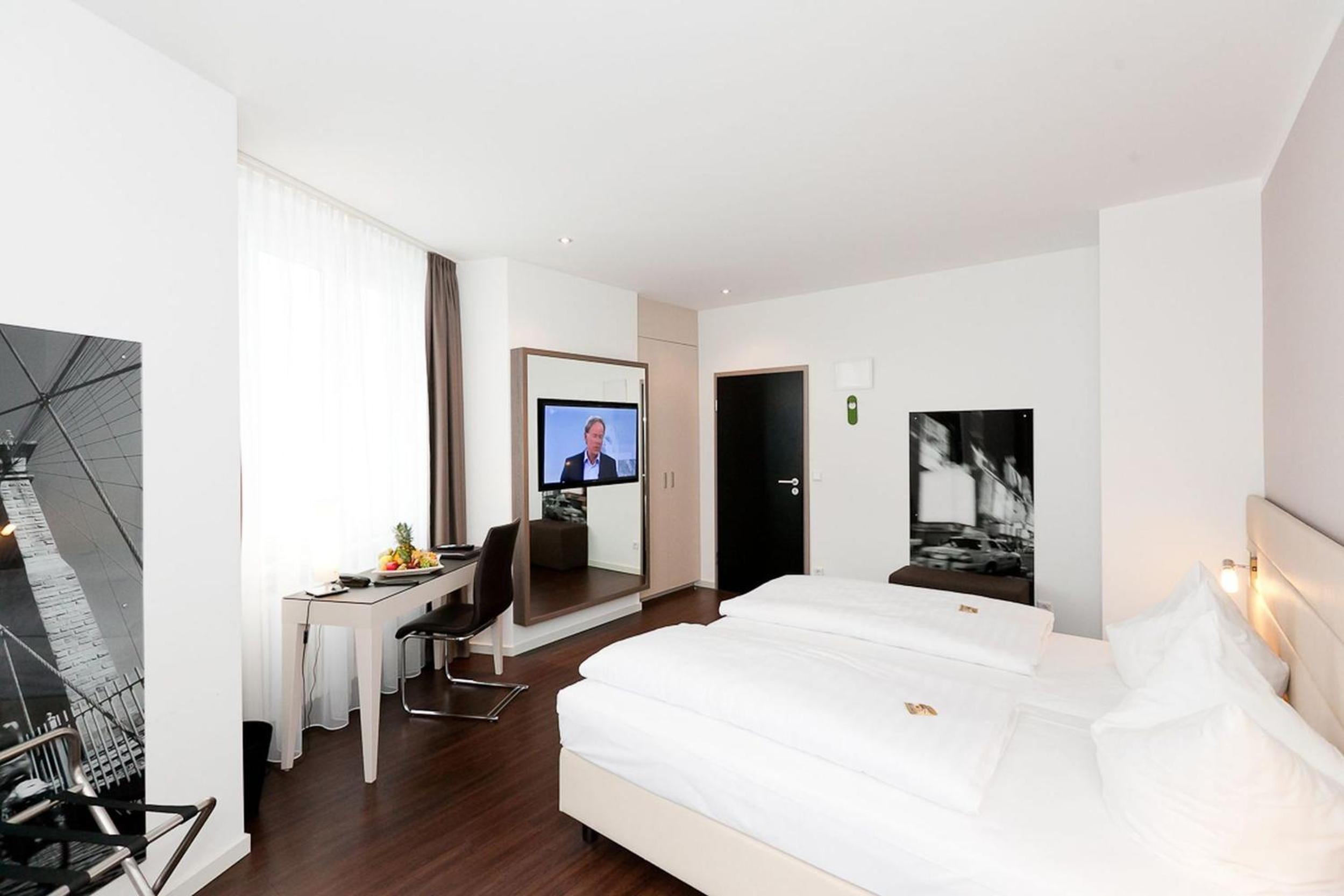 Double Room - Photo 25