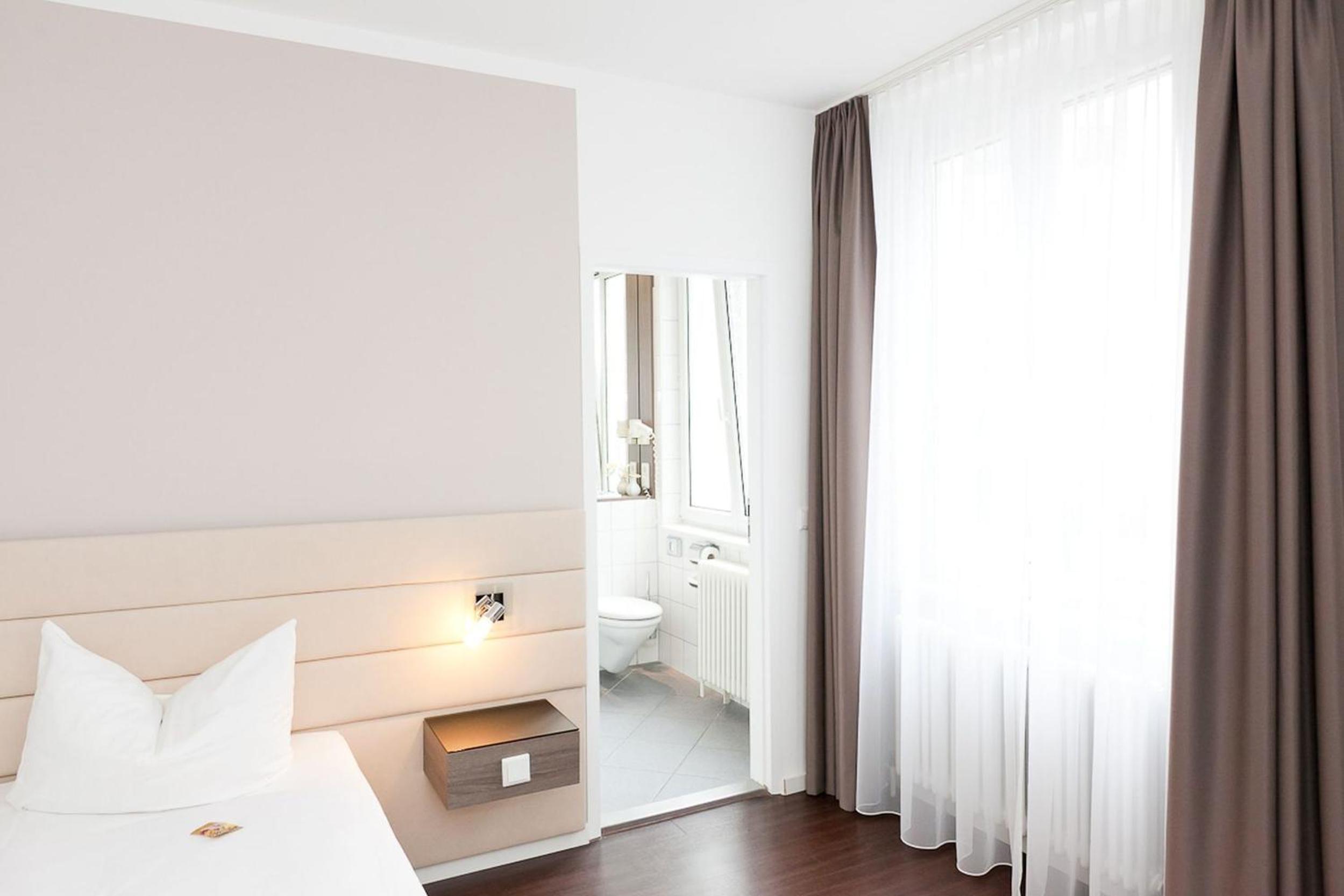 Double Room - Photo 13