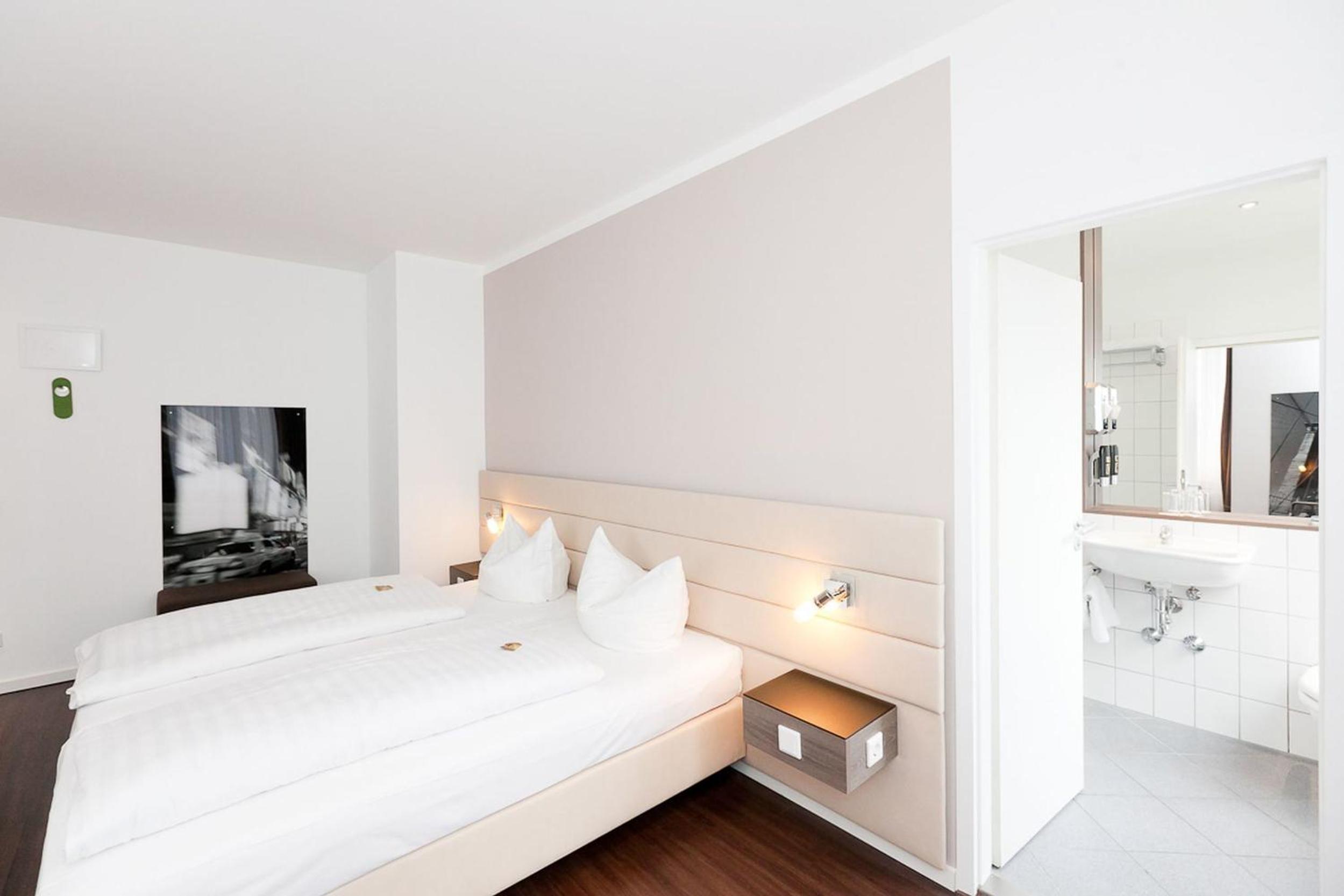 Double Room - Photo 14