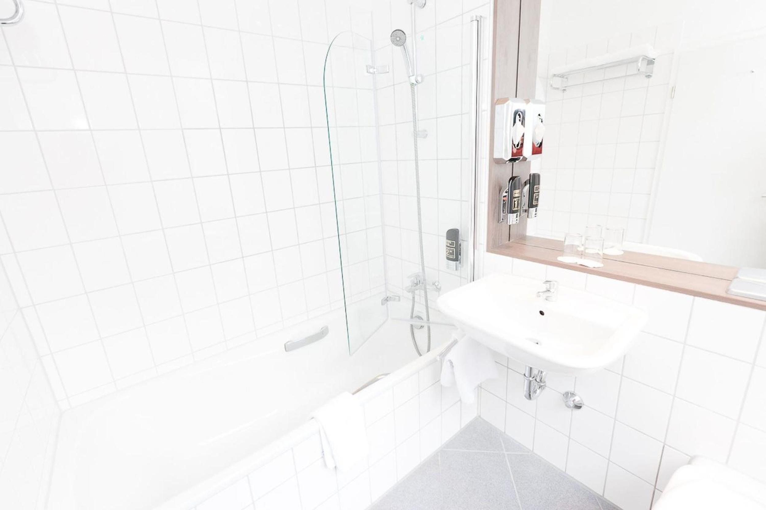 Double Room - Photo 12