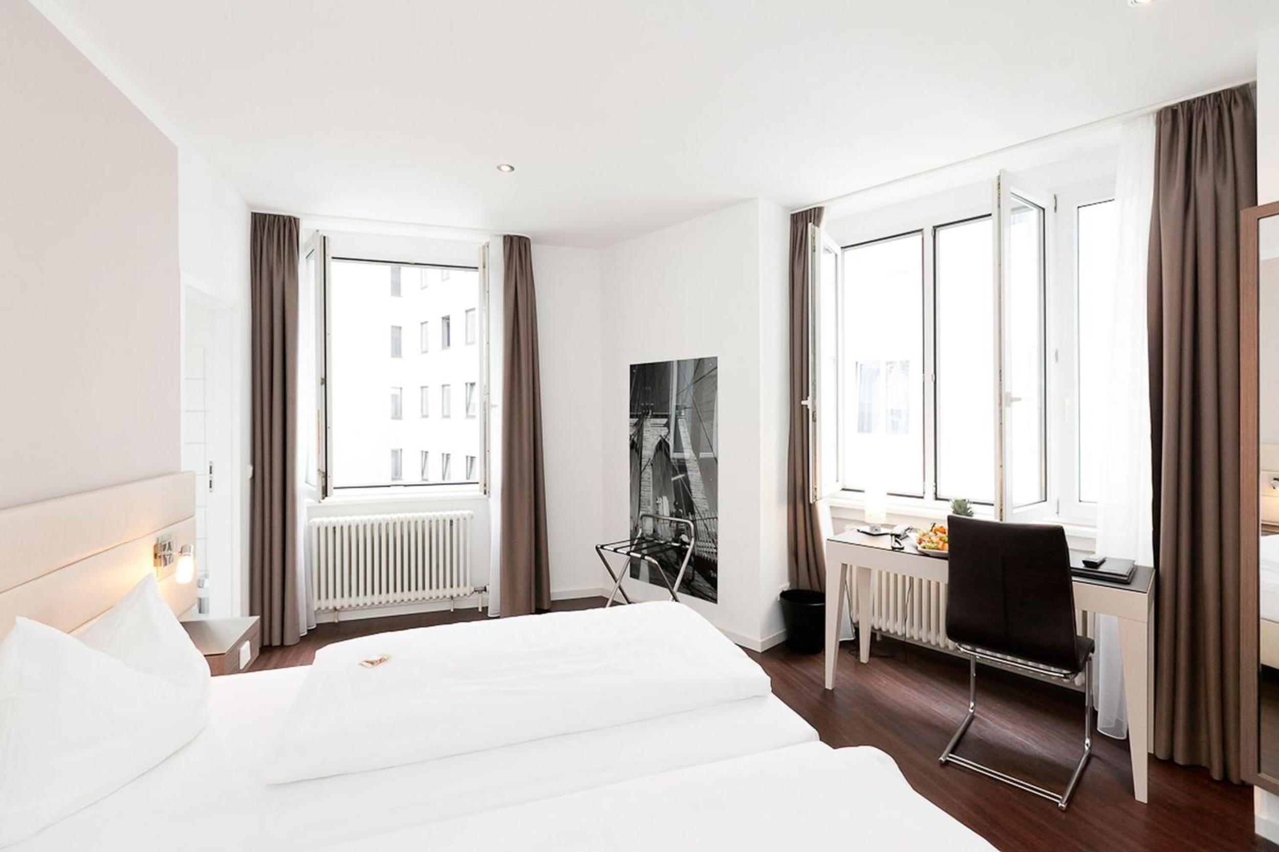 Double Room - Photo 6