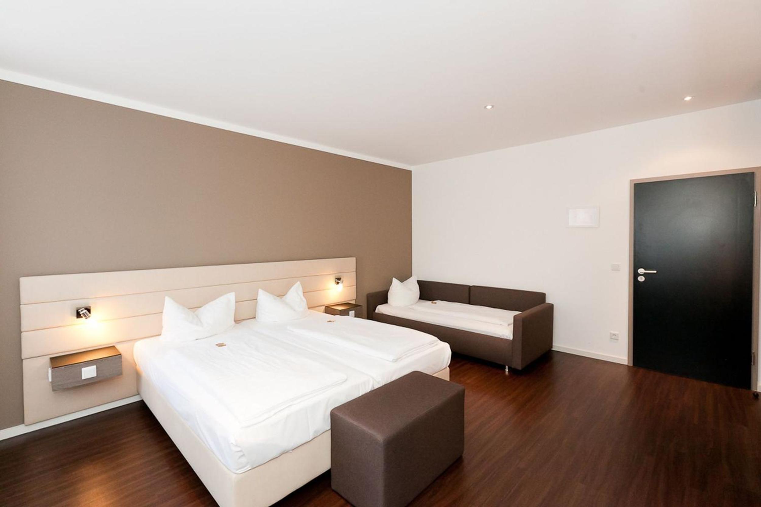 Triple Room - Photo 18