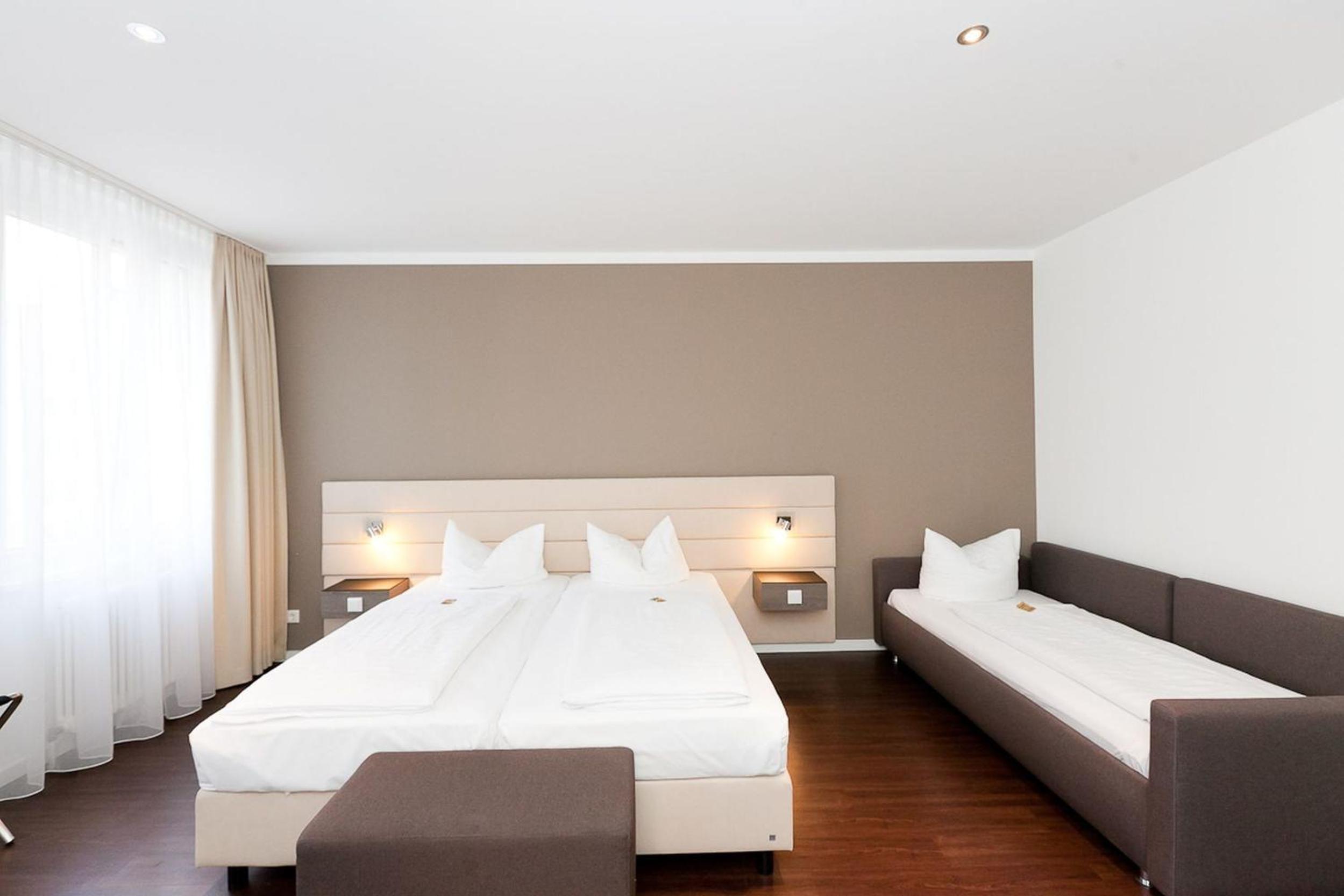 Triple Room - Photo 17