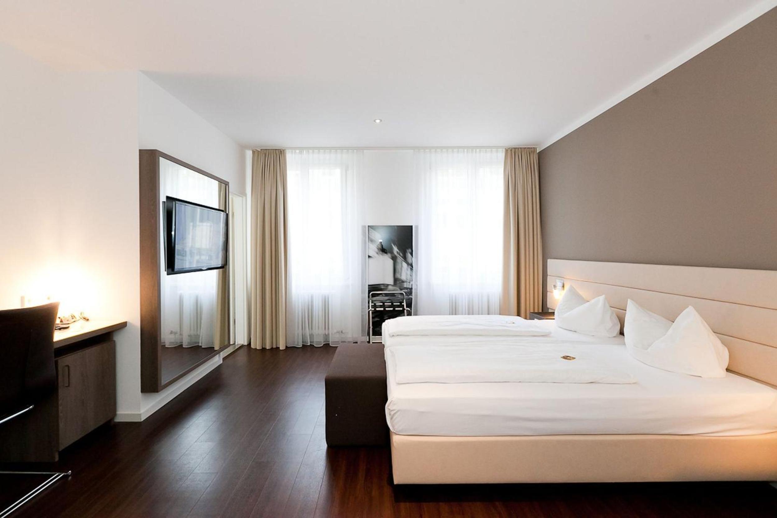 Triple Room - Photo 16