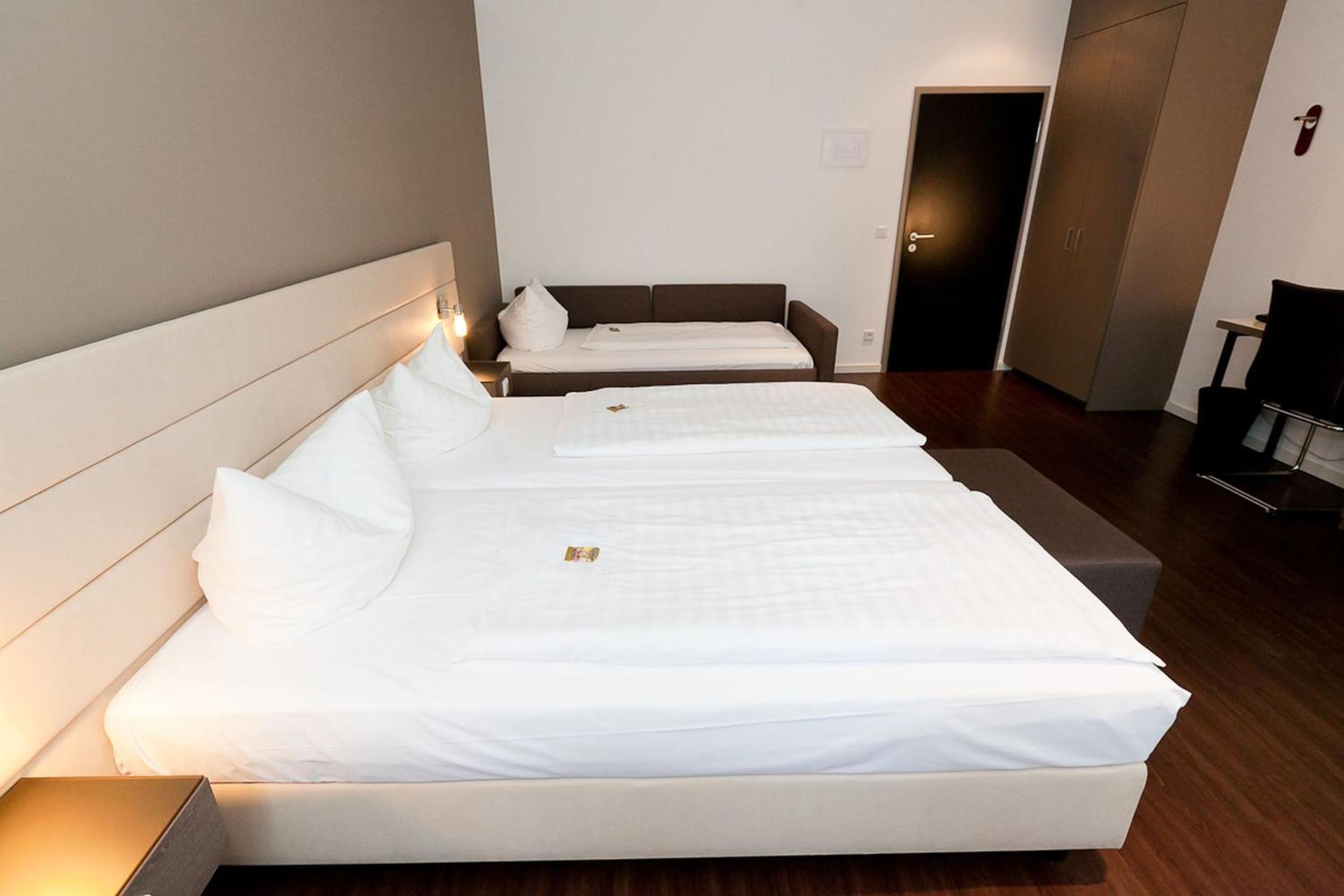 Triple Room - Photo 9