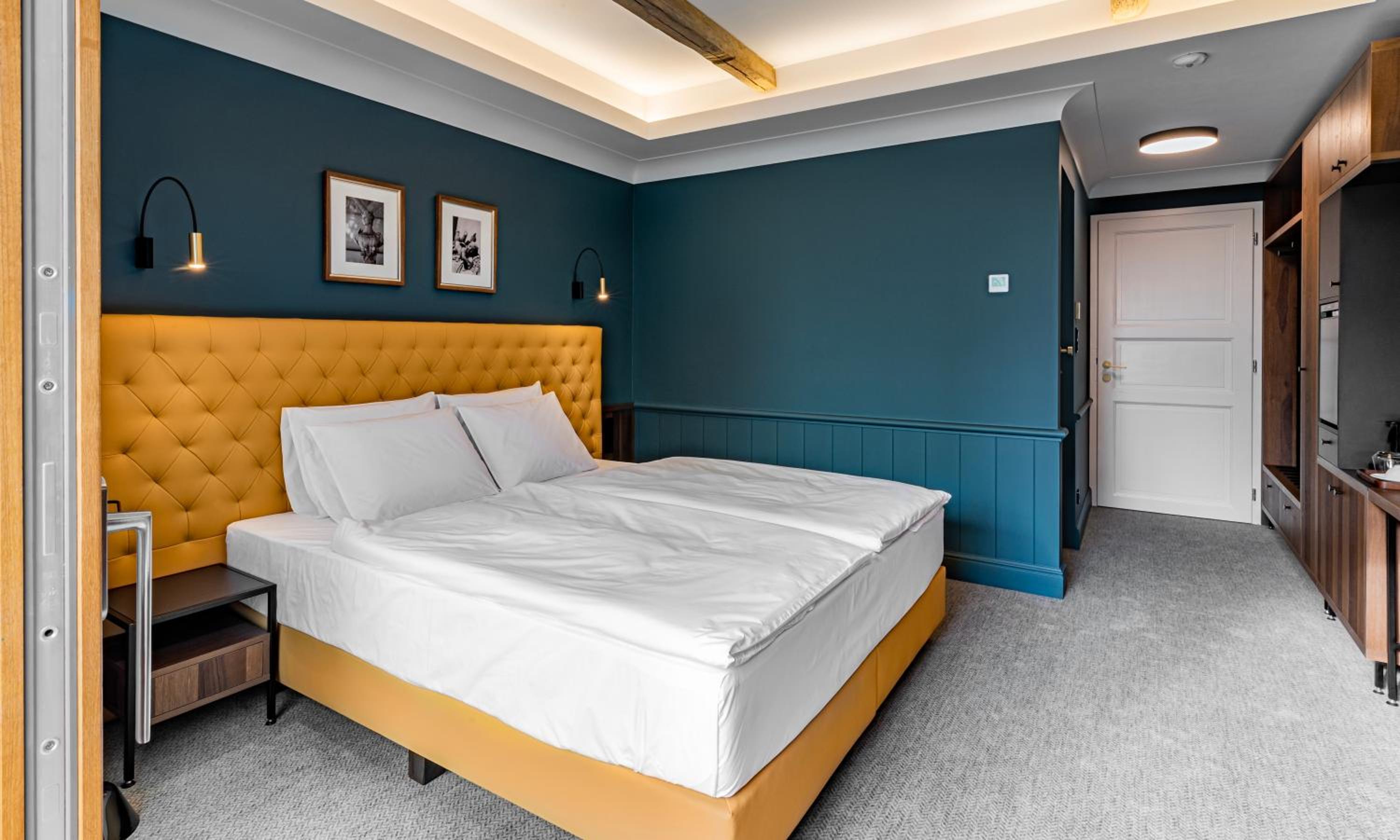 Deluxe Double or Twin Room - Photo 9