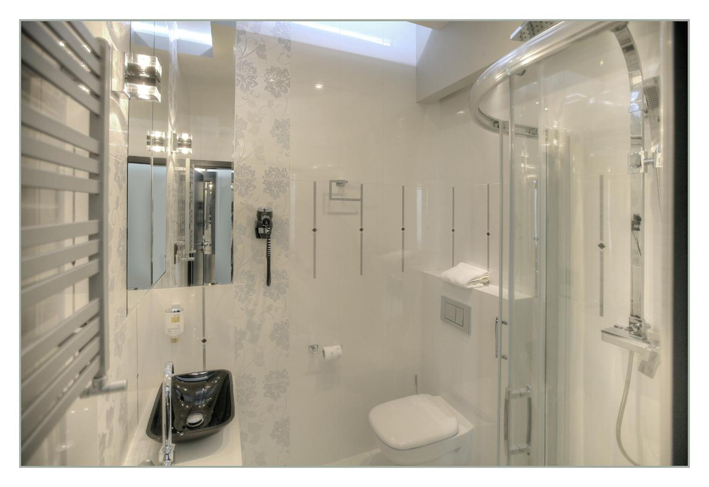 Standard Single Room with Shower photo 3