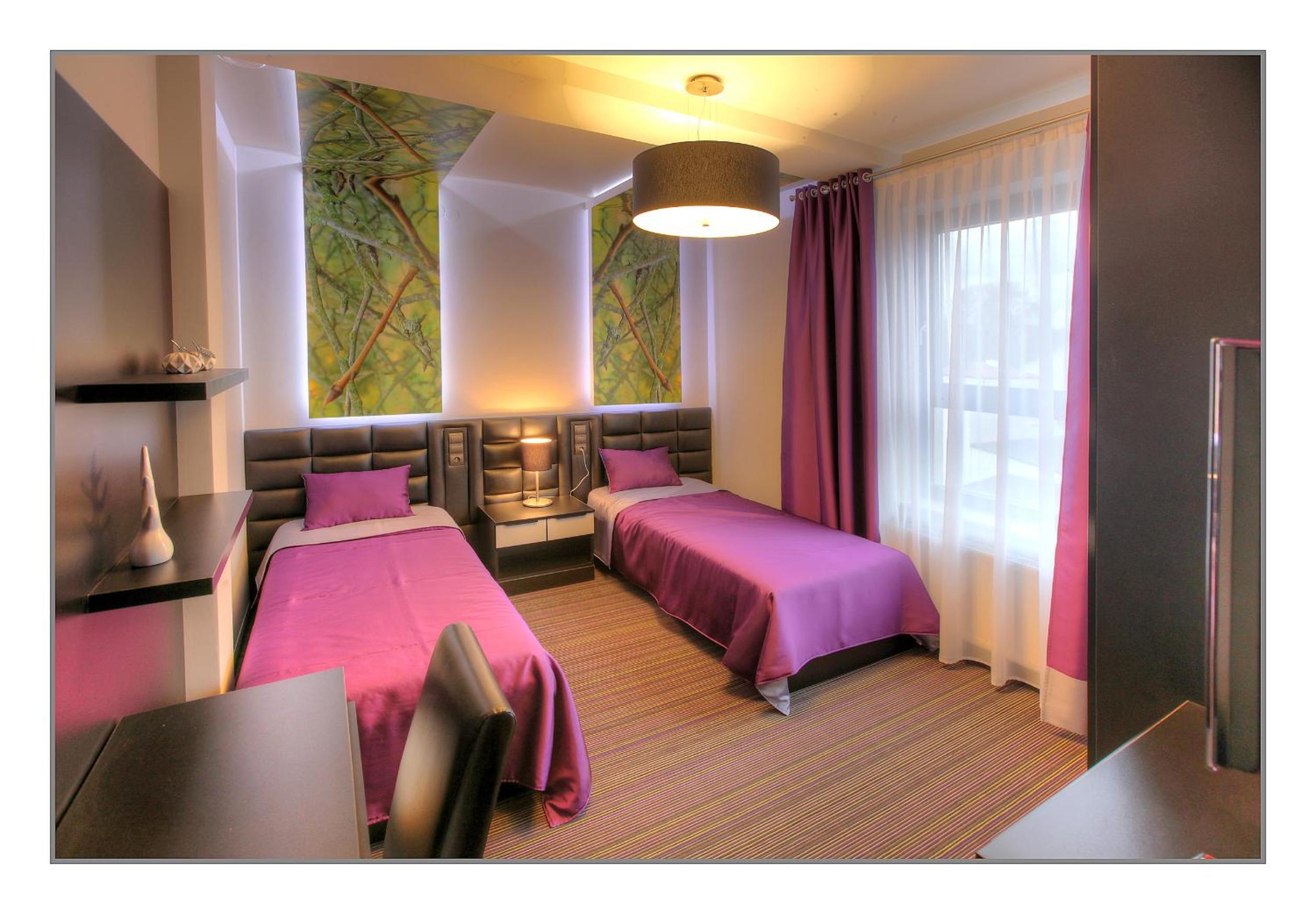 Twin Room with Bathroom photo 1