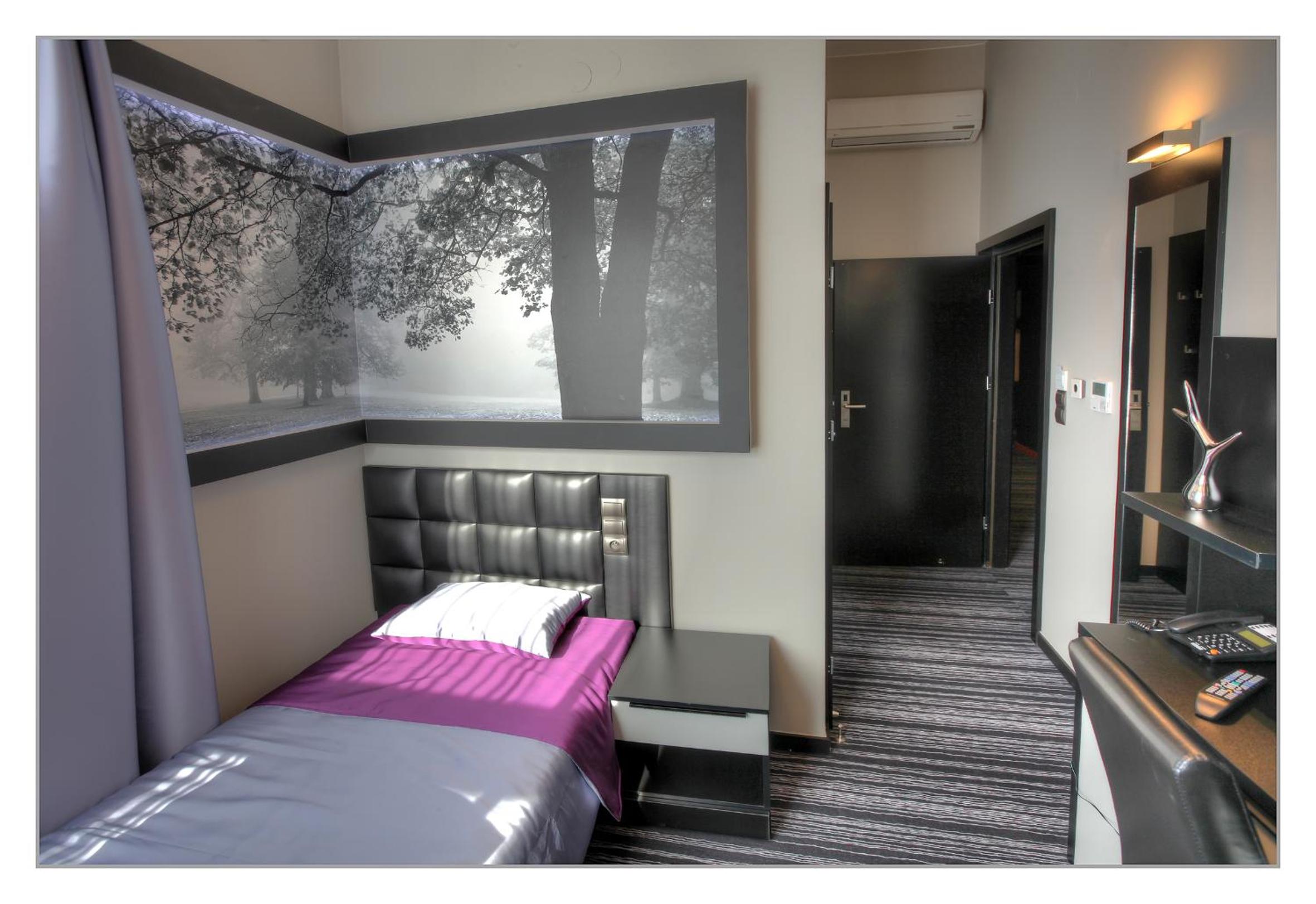 Standard Single Room with Shower photo 2
