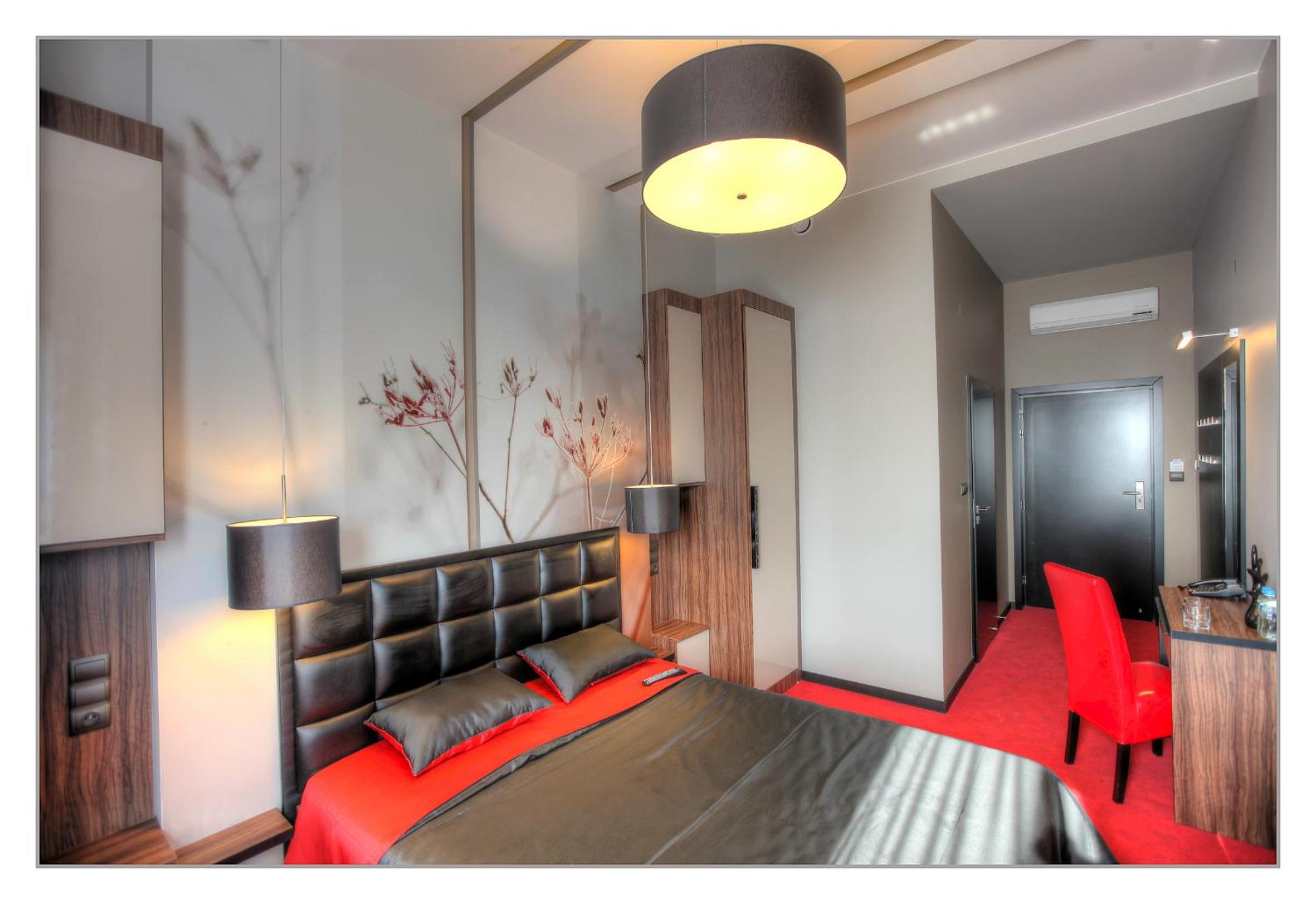 Budget Double Room photo 3
