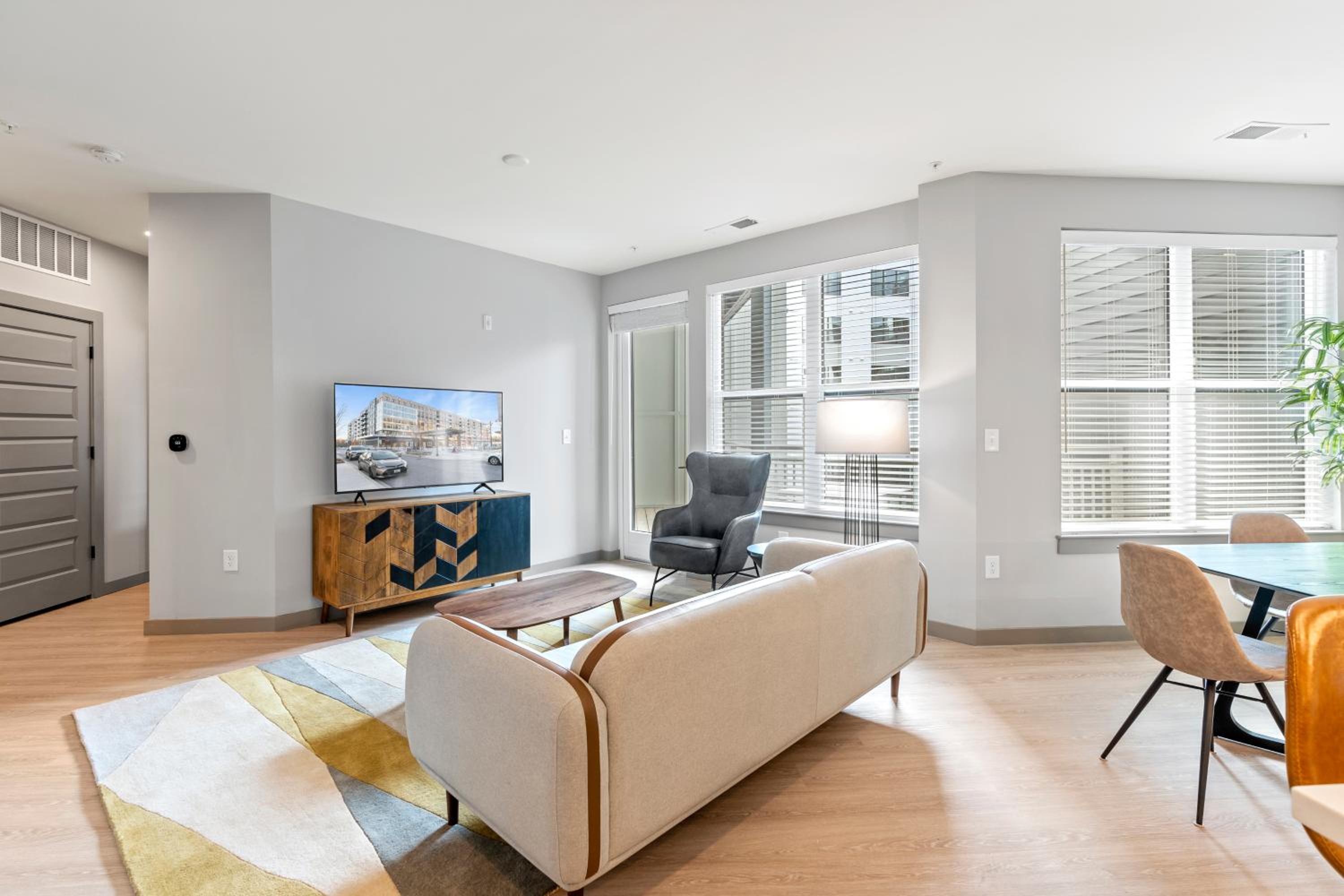 Two Bedroom Apartment With Balcony photo 3